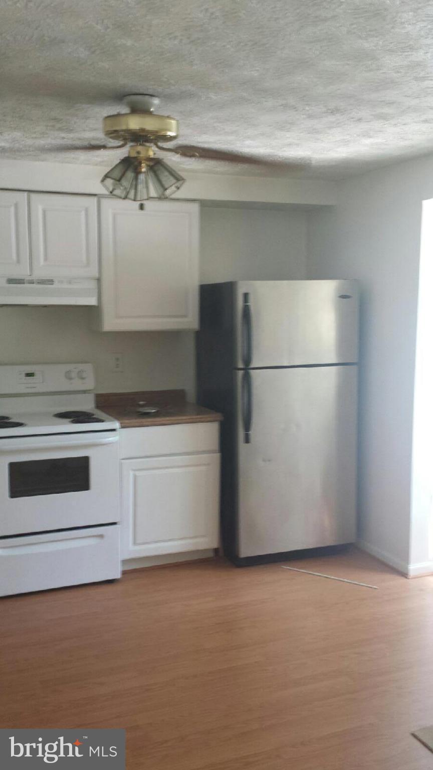 GLEN OAKS - Residential Lease