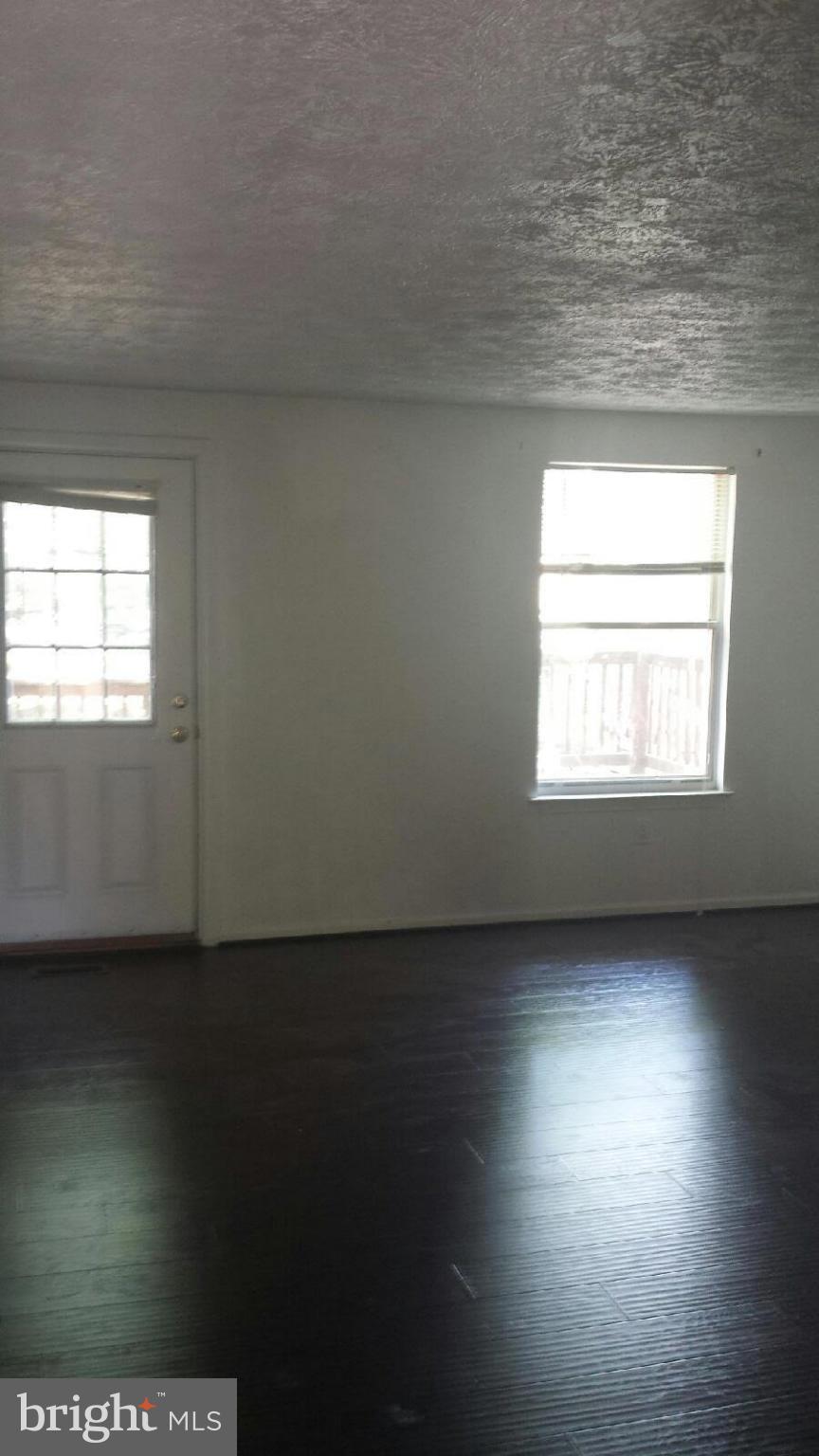 GLEN OAKS - Residential Lease