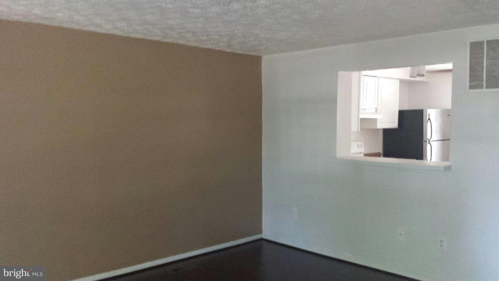 GLEN OAKS - Residential Lease