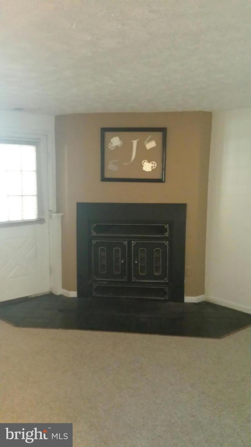 GLEN OAKS - Residential Lease