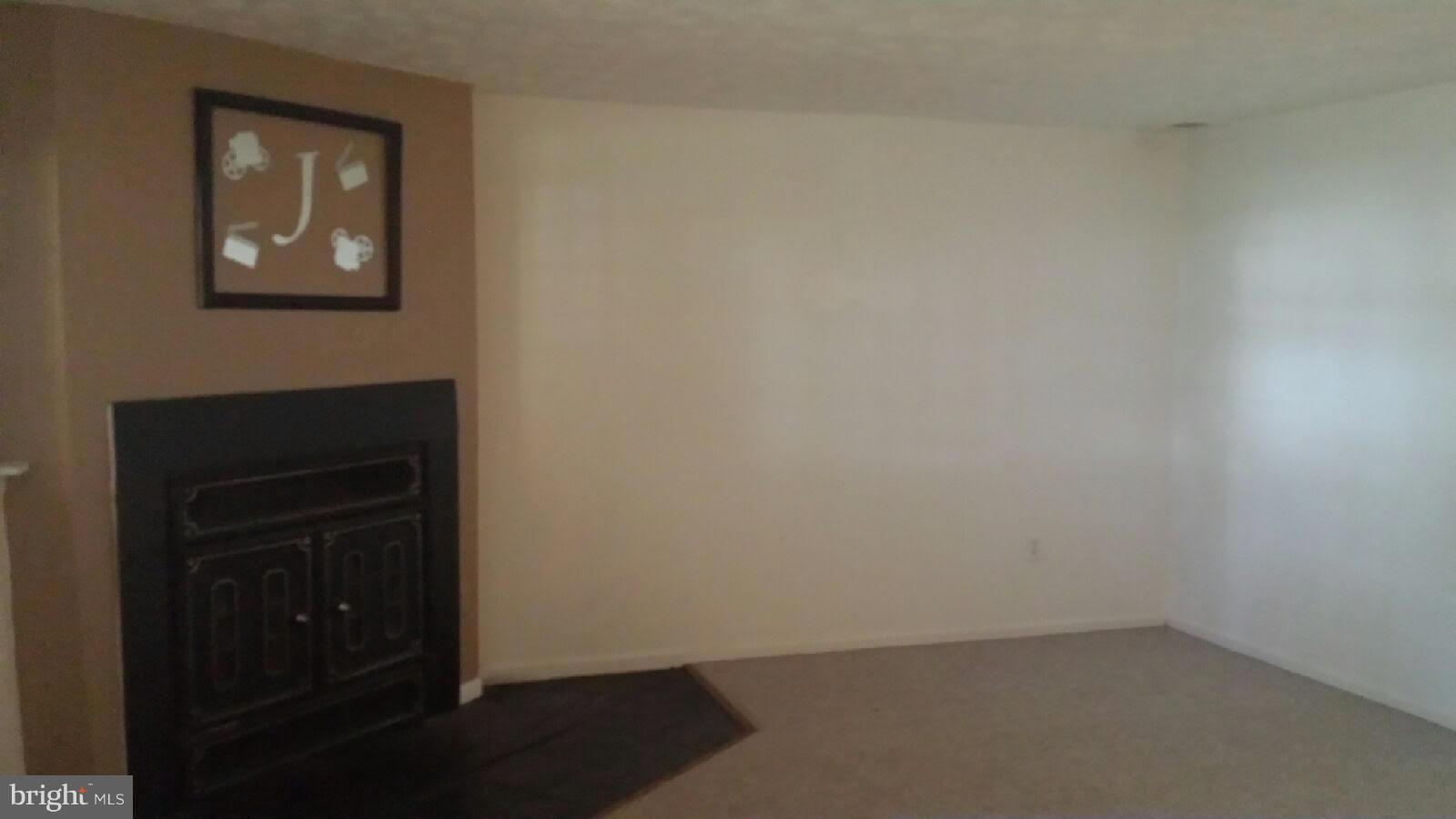 GLEN OAKS - Residential Lease