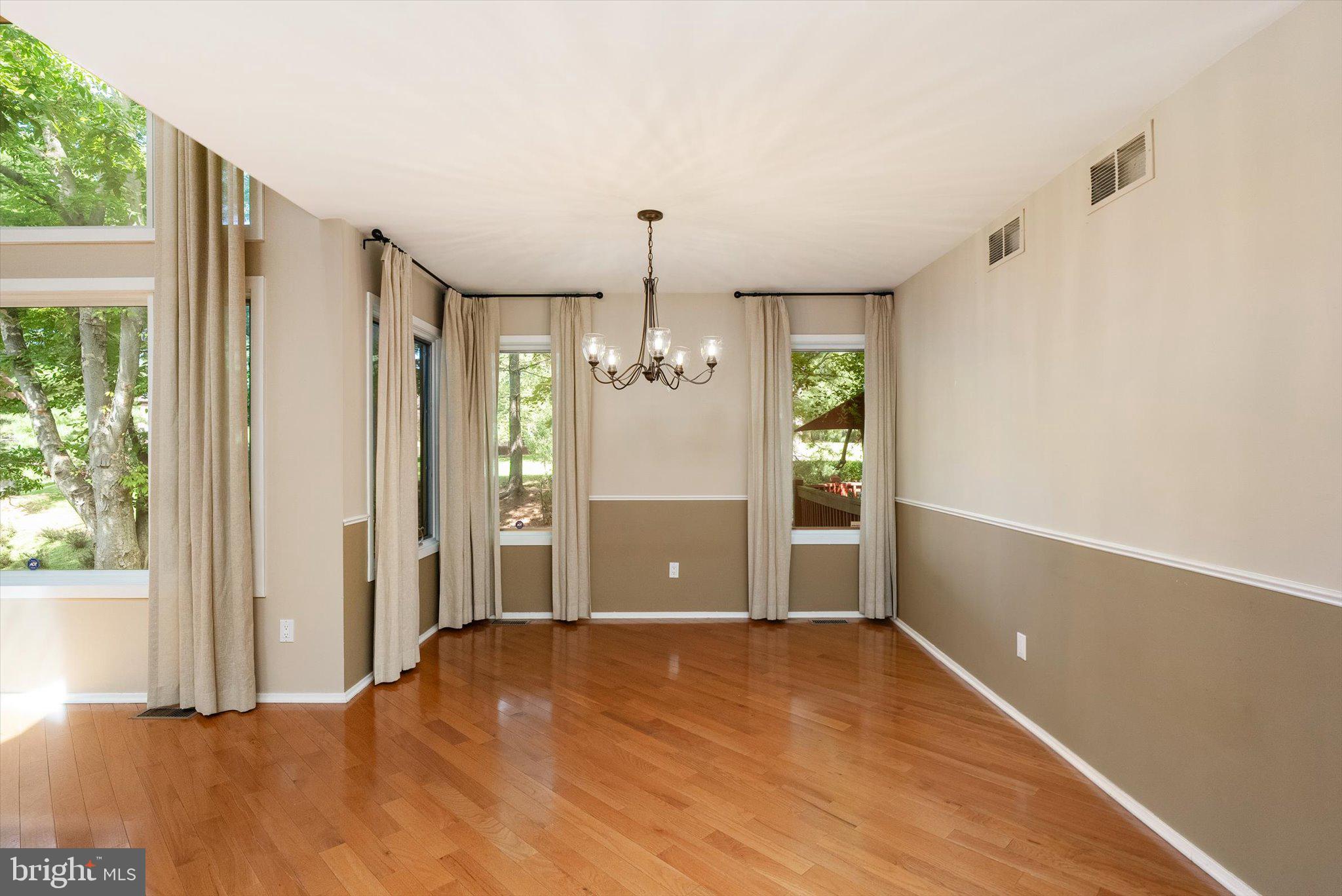 426 SAYRE DRIVE