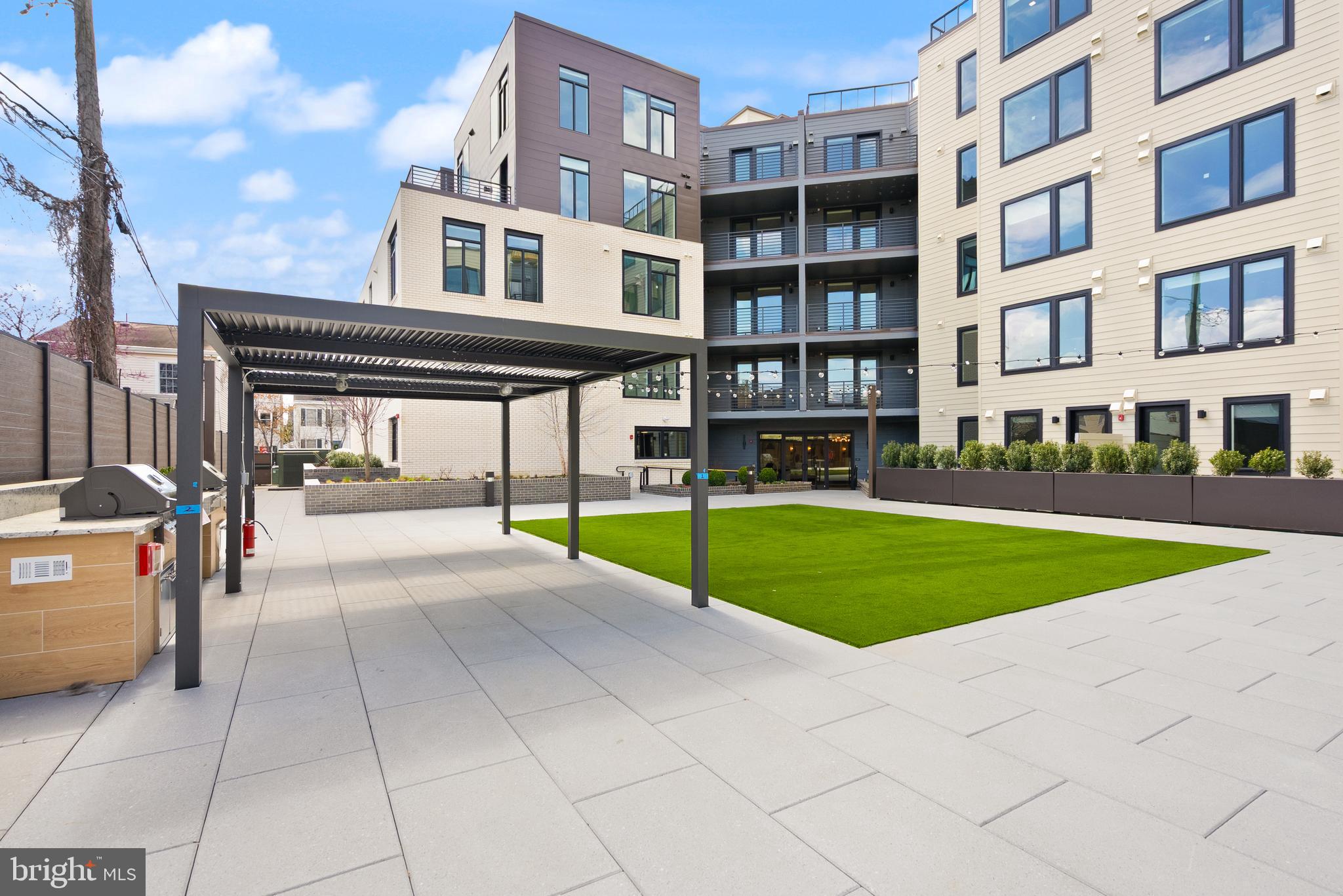 OLD TOWN ALEXANDRIA - Residential Lease