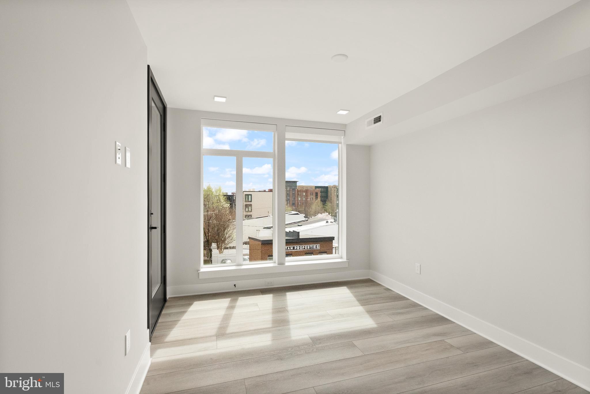 OLD TOWN ALEXANDRIA - Residential Lease