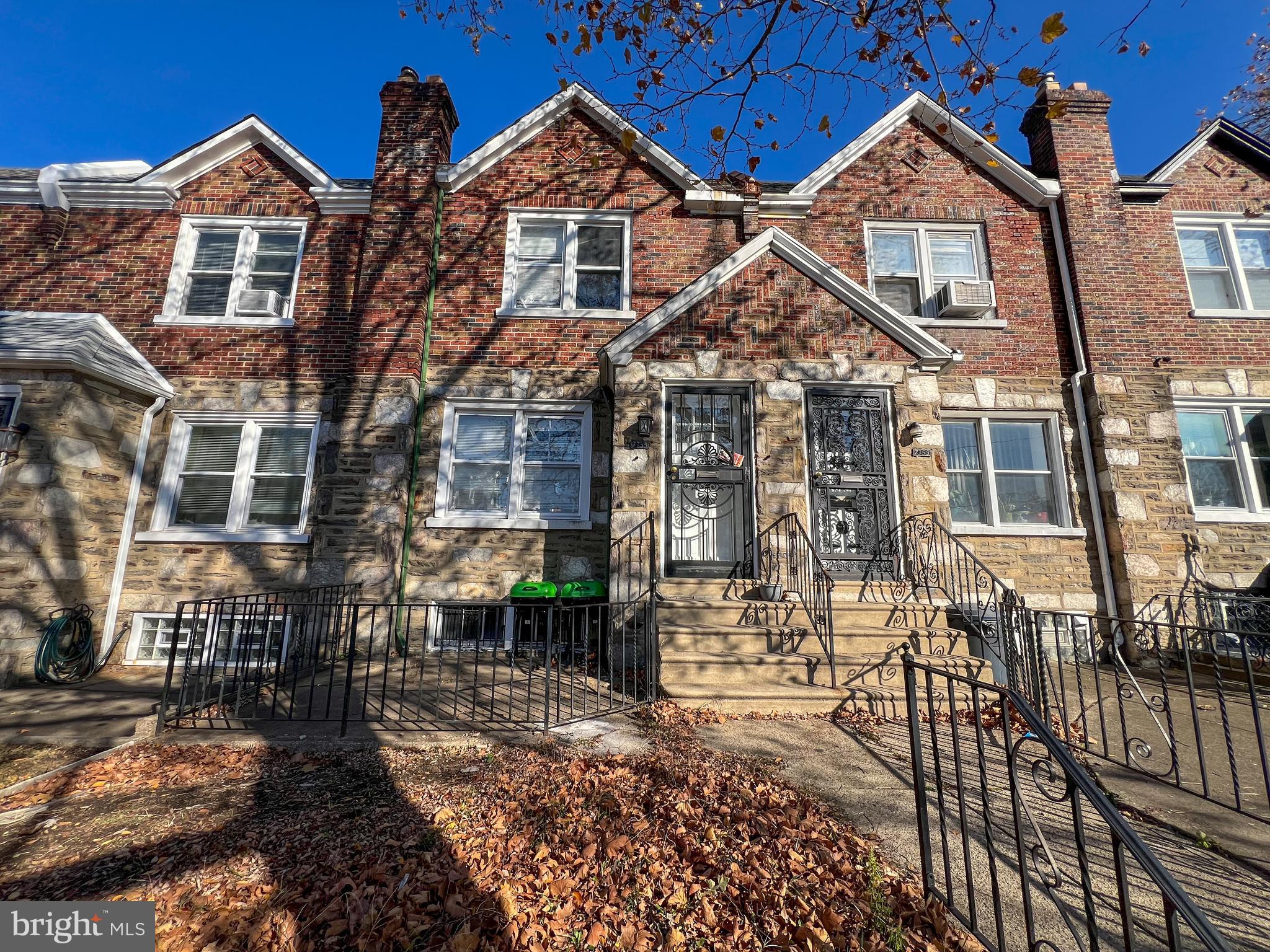 WEST OAK LANE - Residential Lease