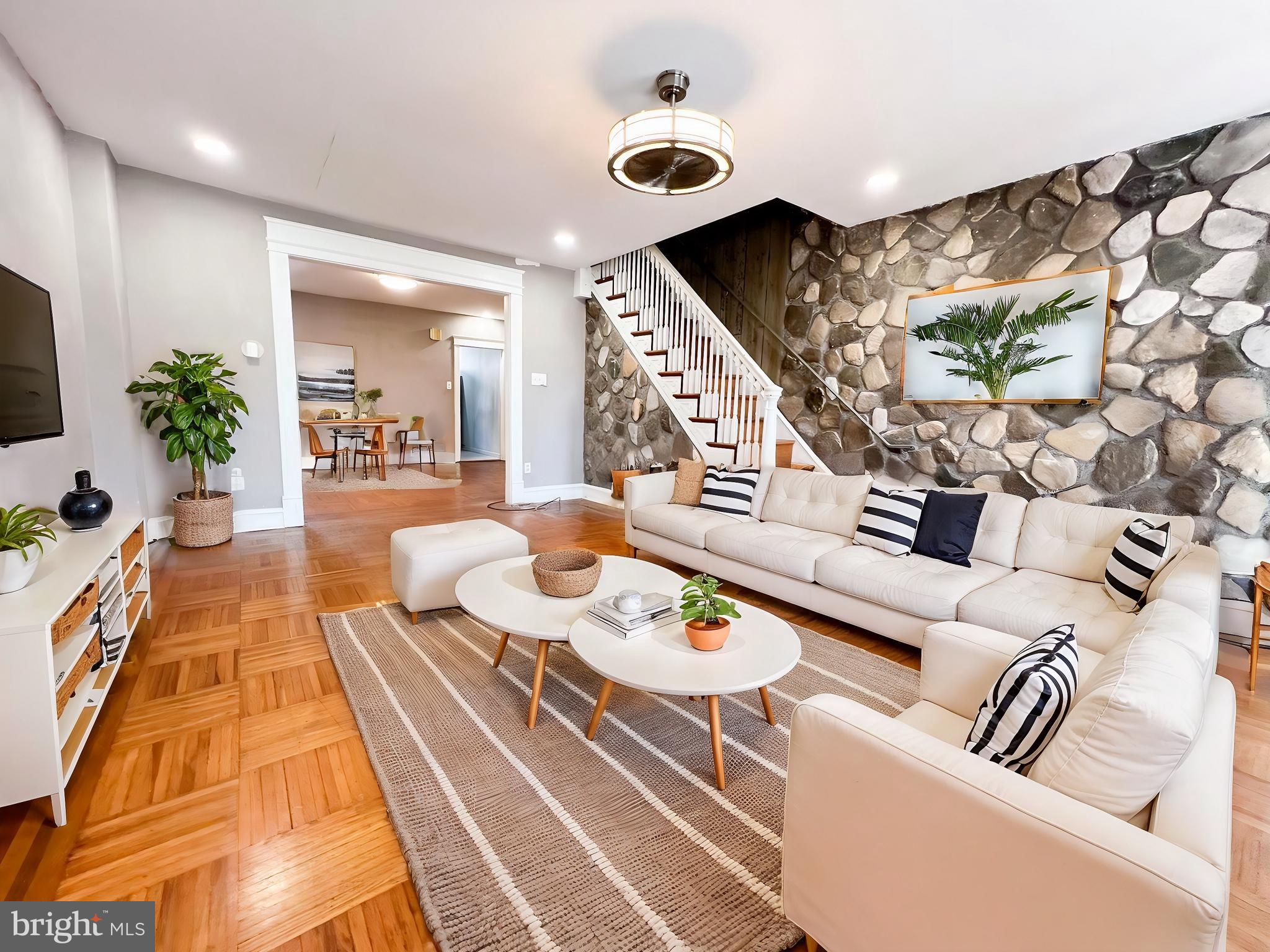 WEST OAK LANE - Residential Lease