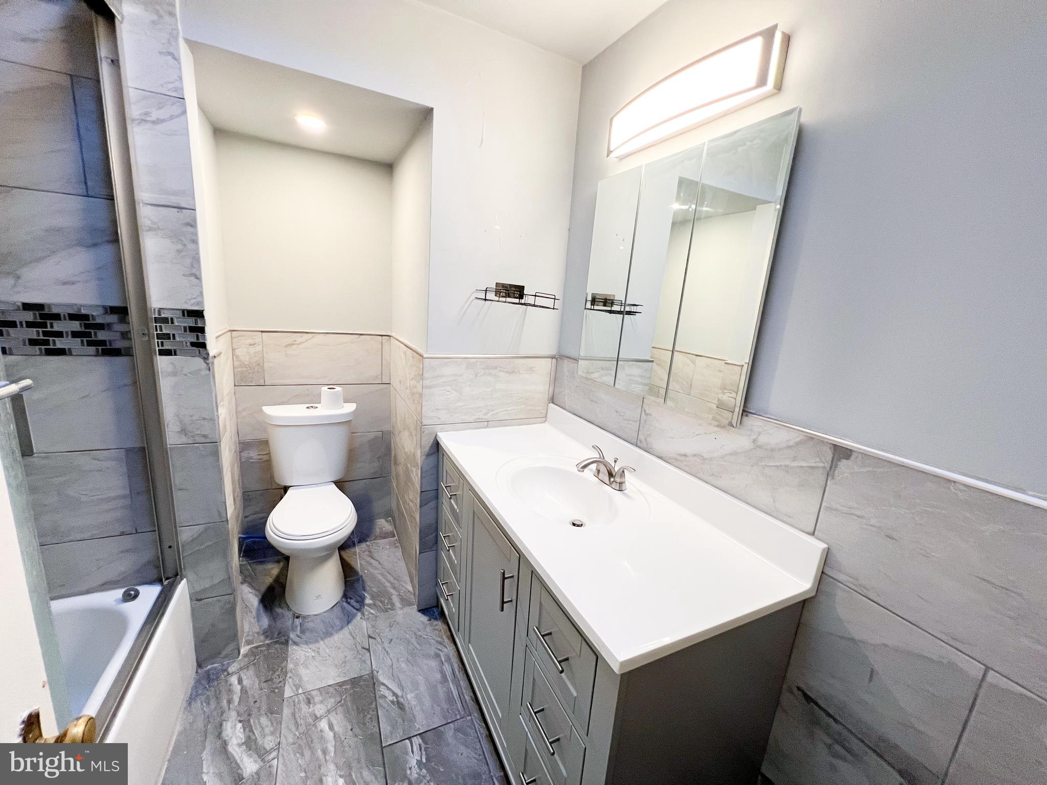 WEST OAK LANE - Residential Lease