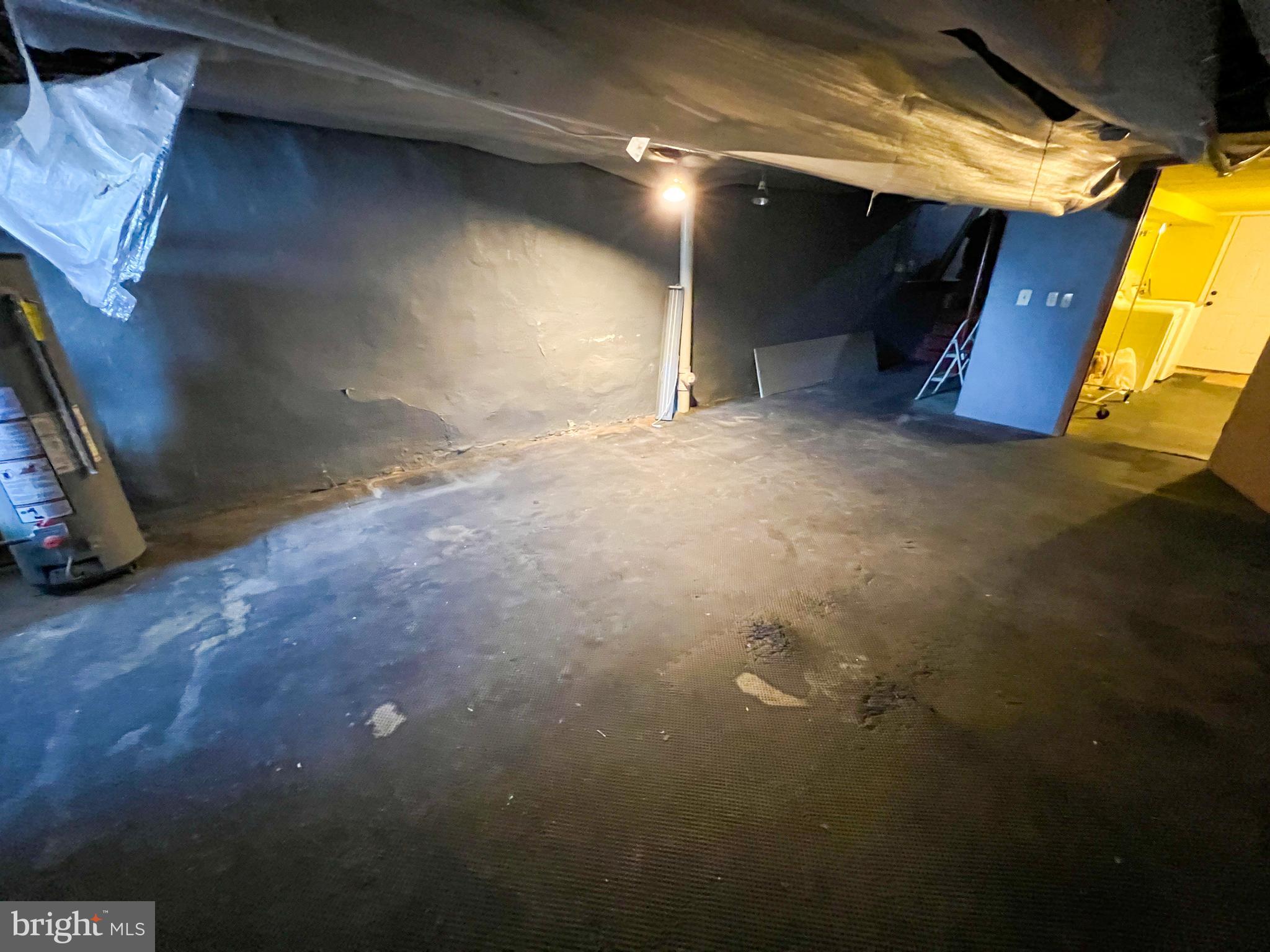 WEST OAK LANE - Residential Lease