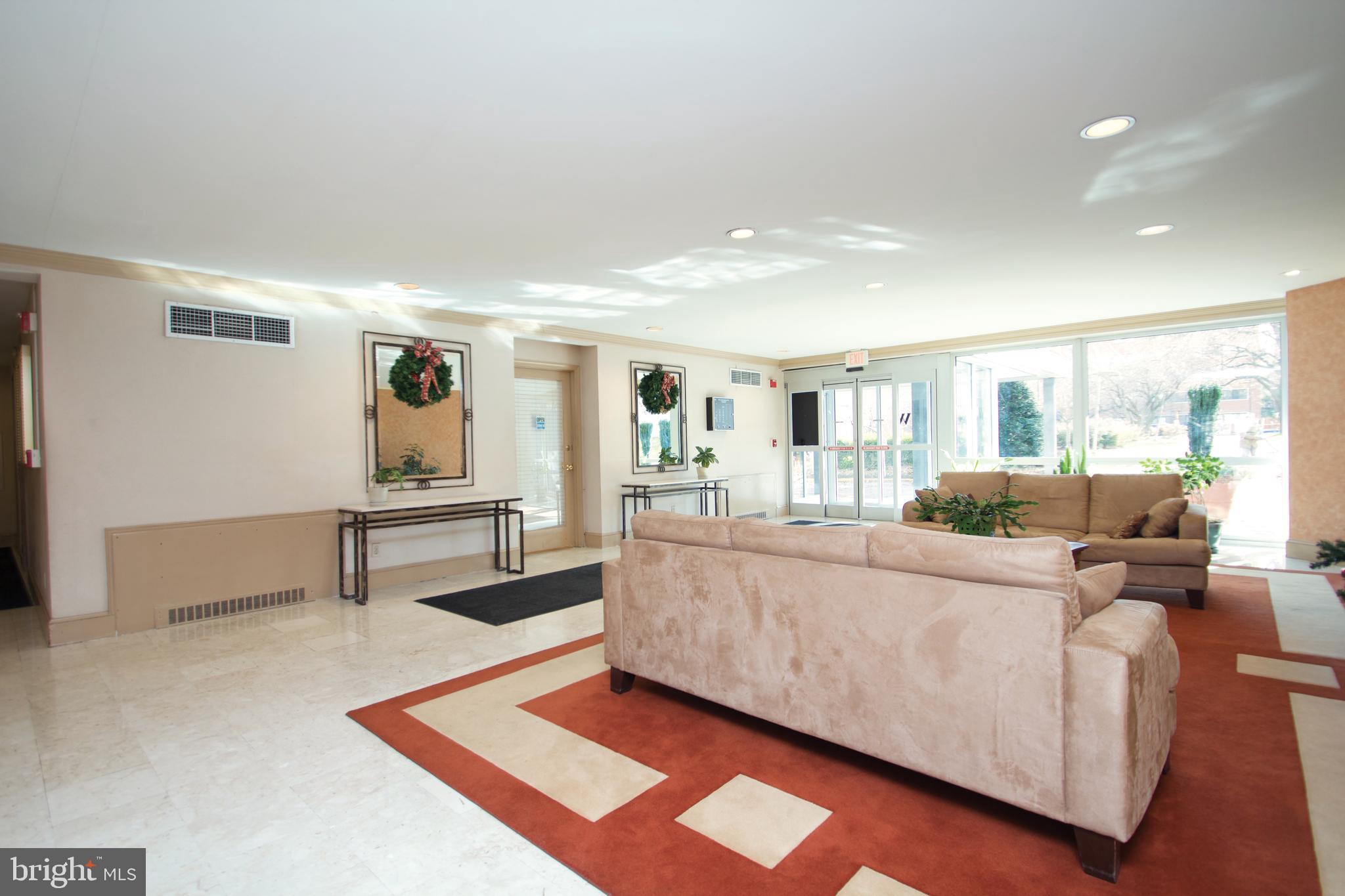 WHITEHALL - Residential