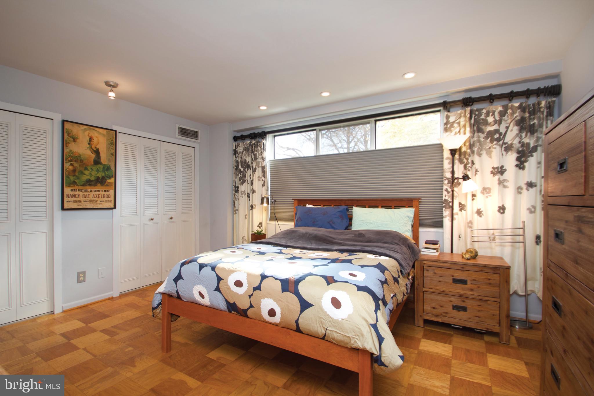 WHITEHALL - Residential