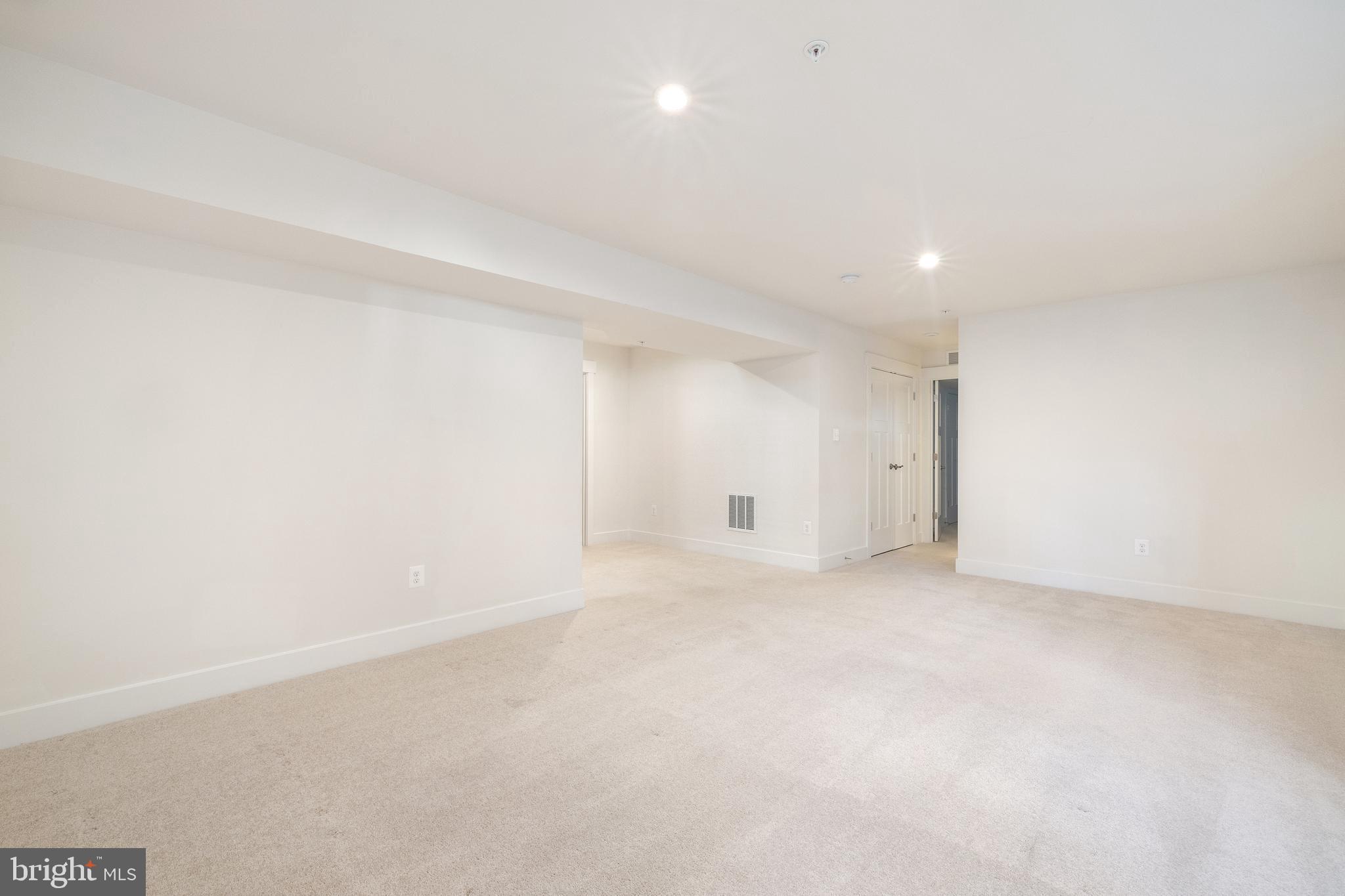 HIGHLAND WOODS - Residential