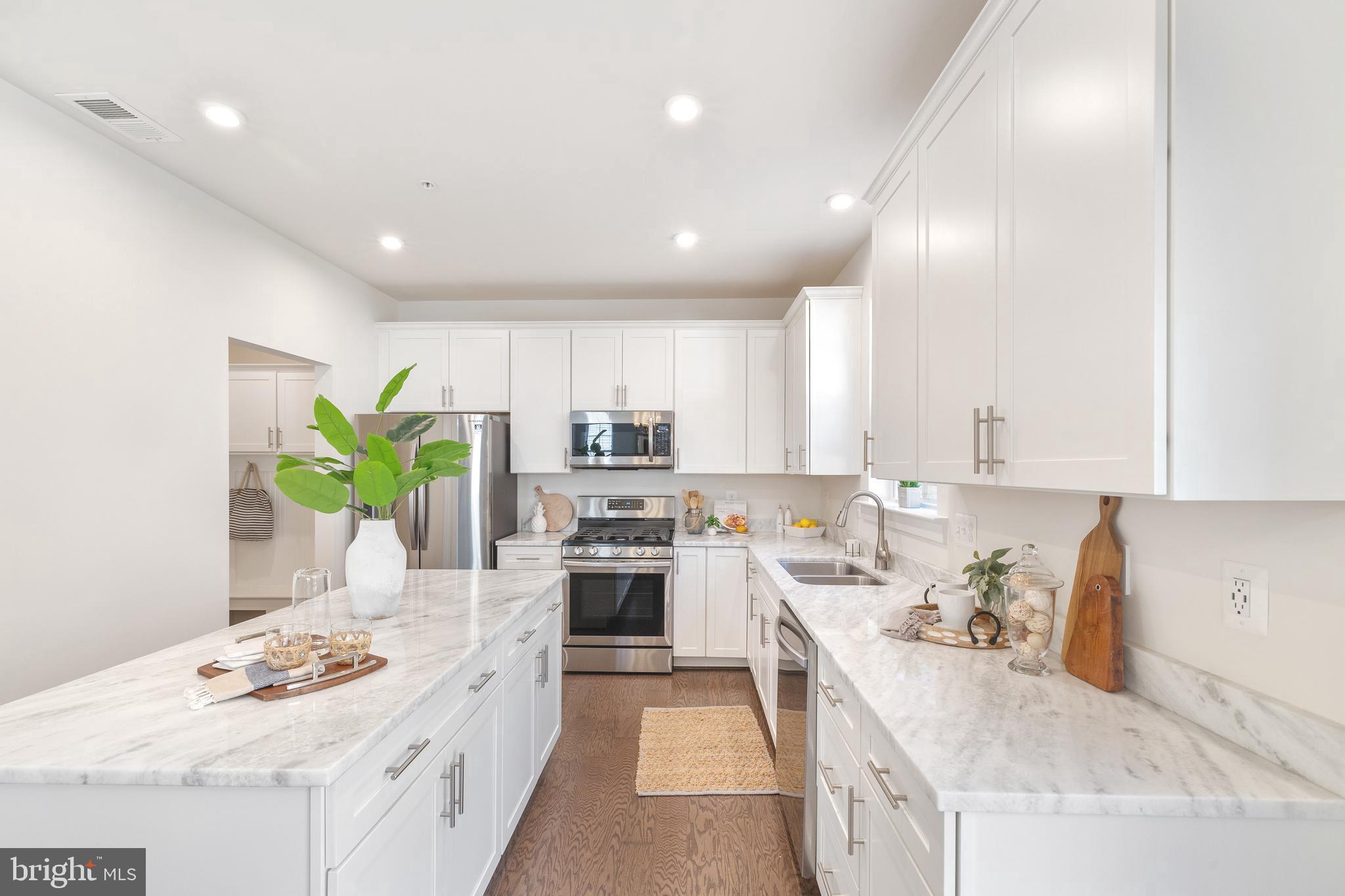 HIGHLAND WOODS - Residential