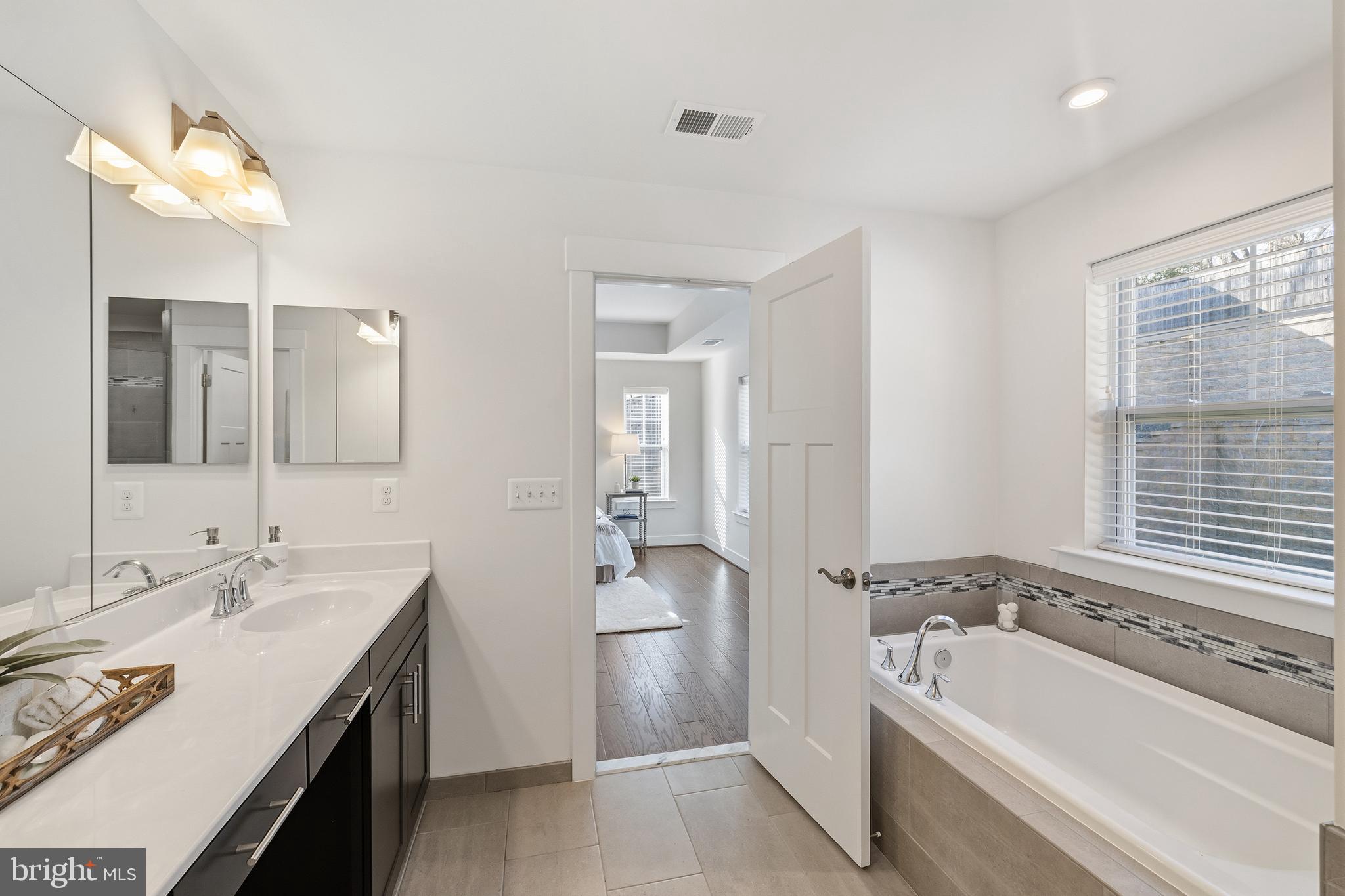 HIGHLAND WOODS - Residential