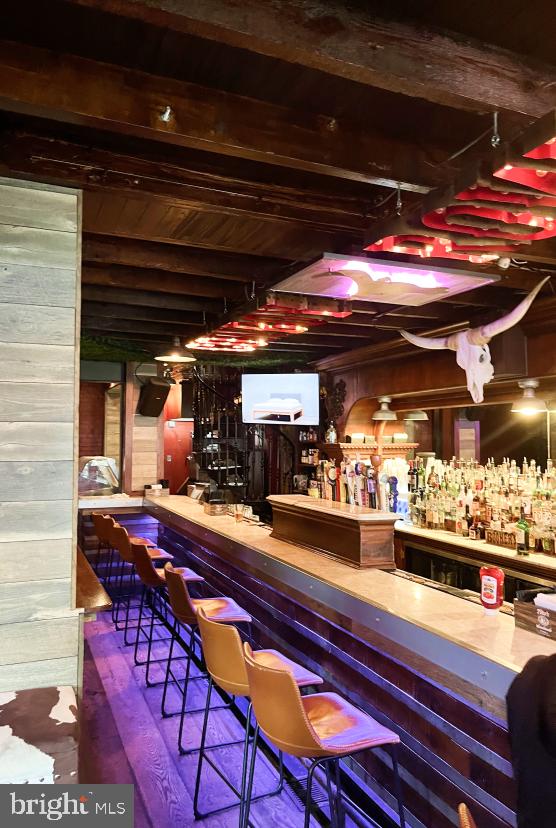 CANTON - Commercial Sale