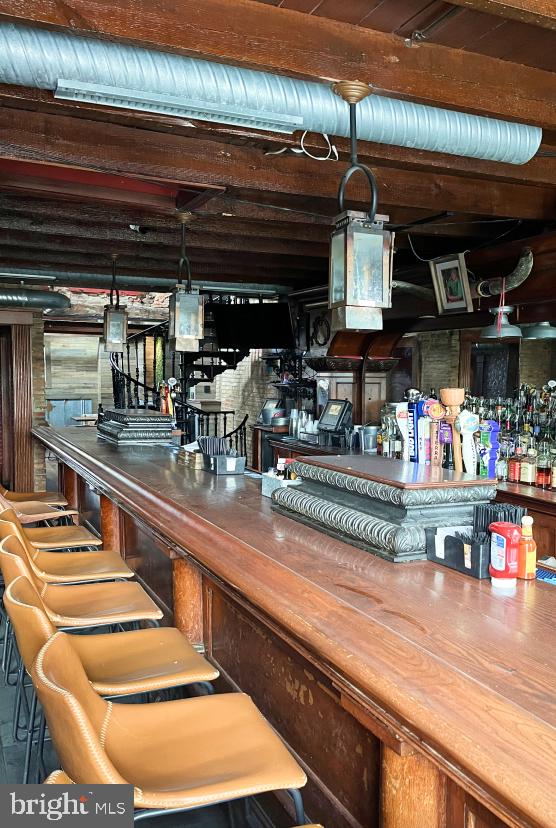 CANTON - Commercial Sale