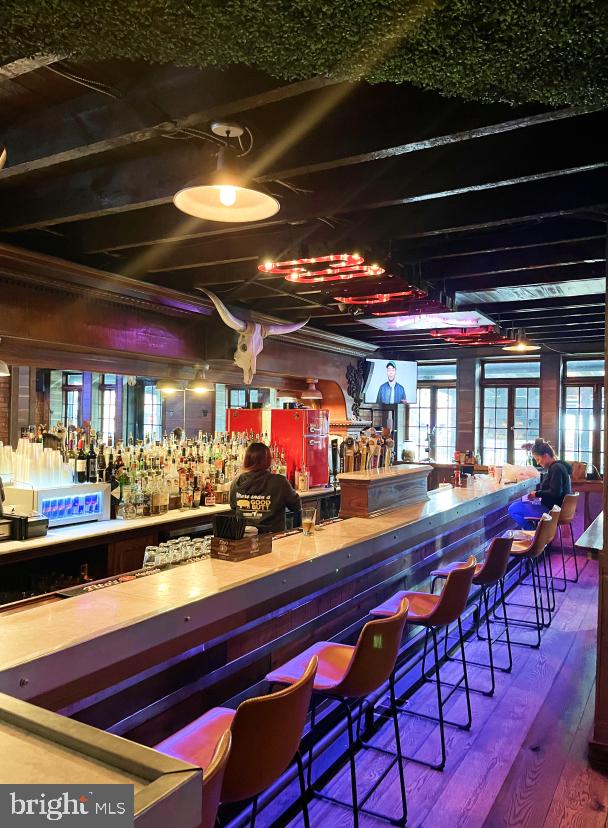 CANTON - Commercial Sale