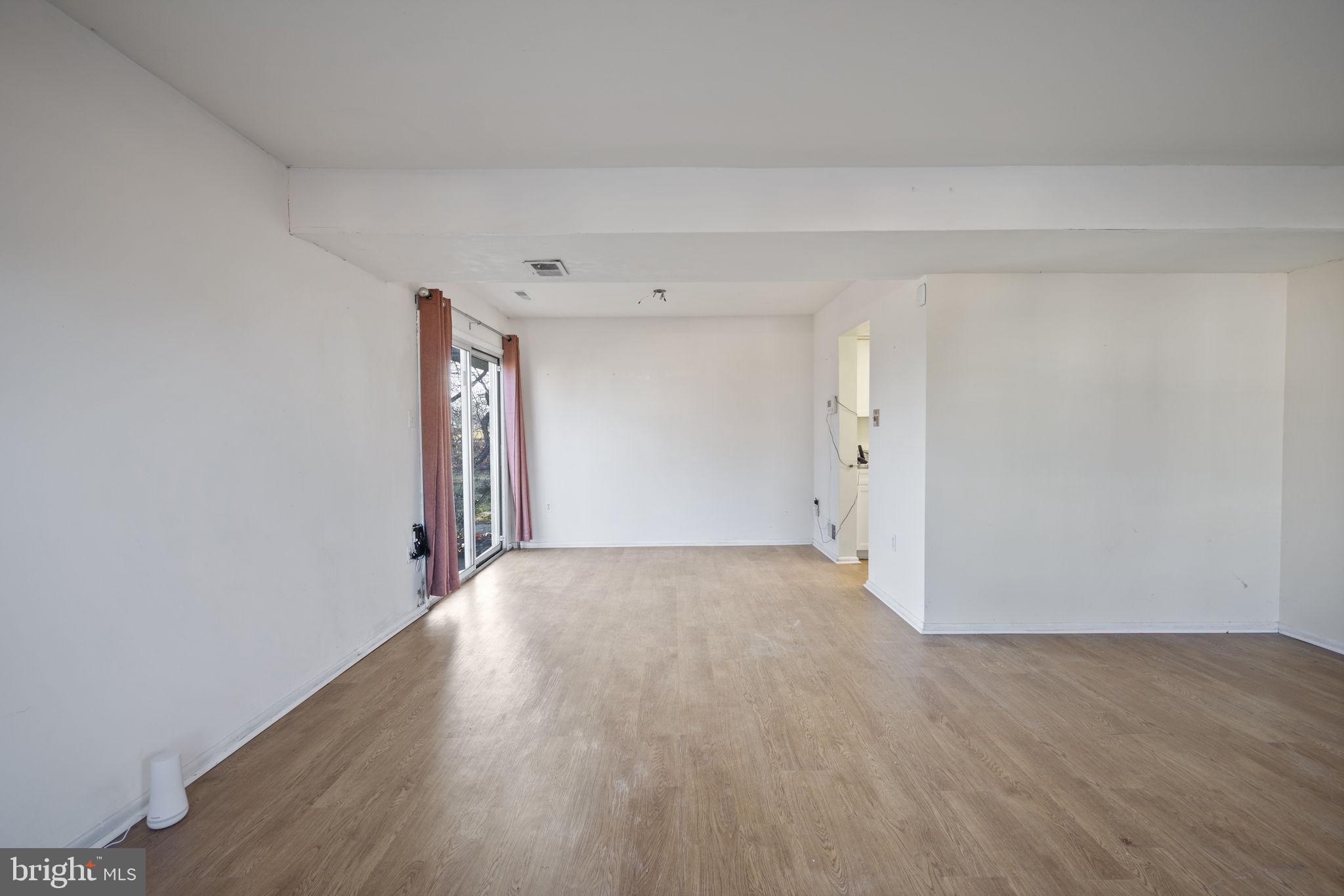 KINGS COURT - Residential