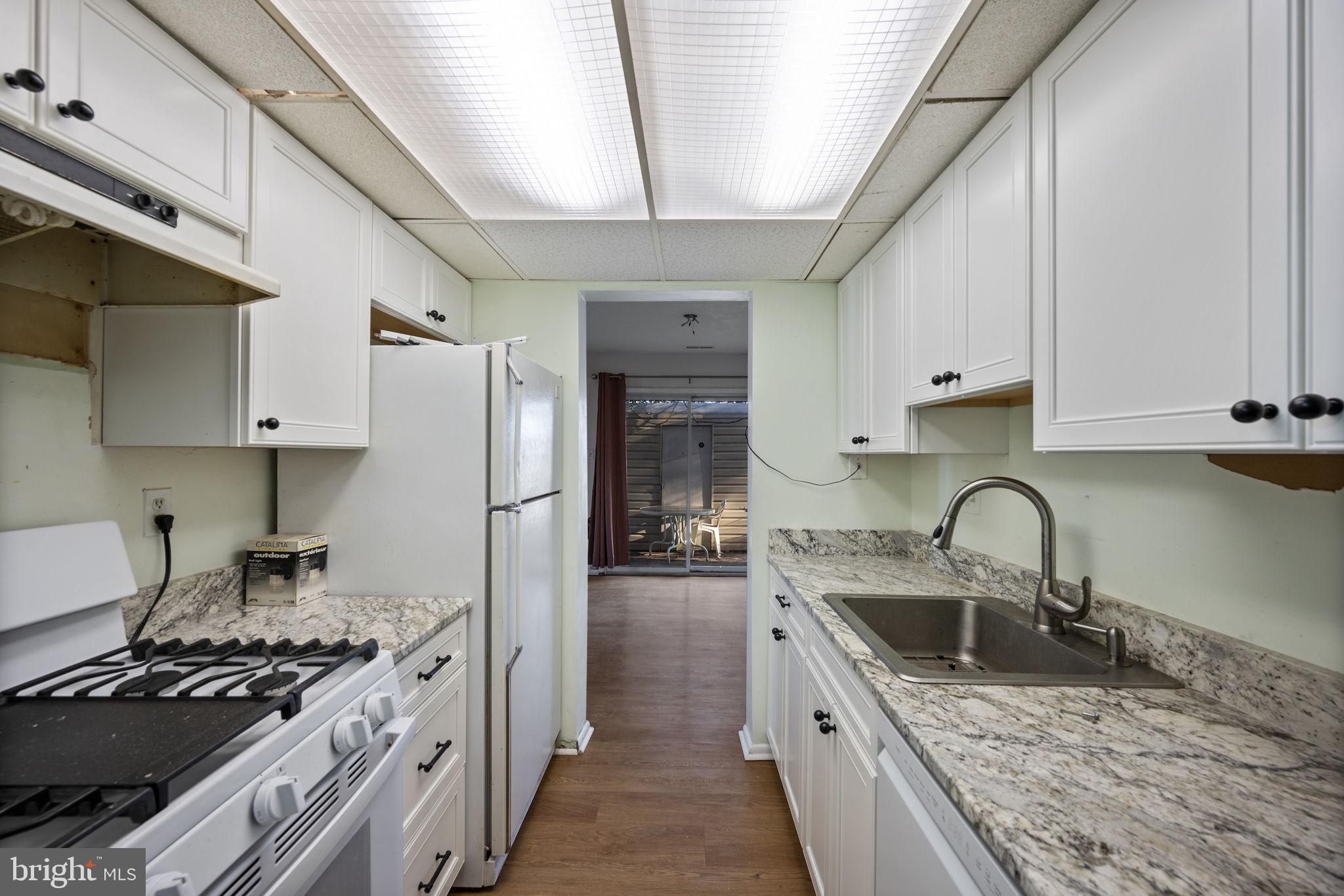 KINGS COURT - Residential