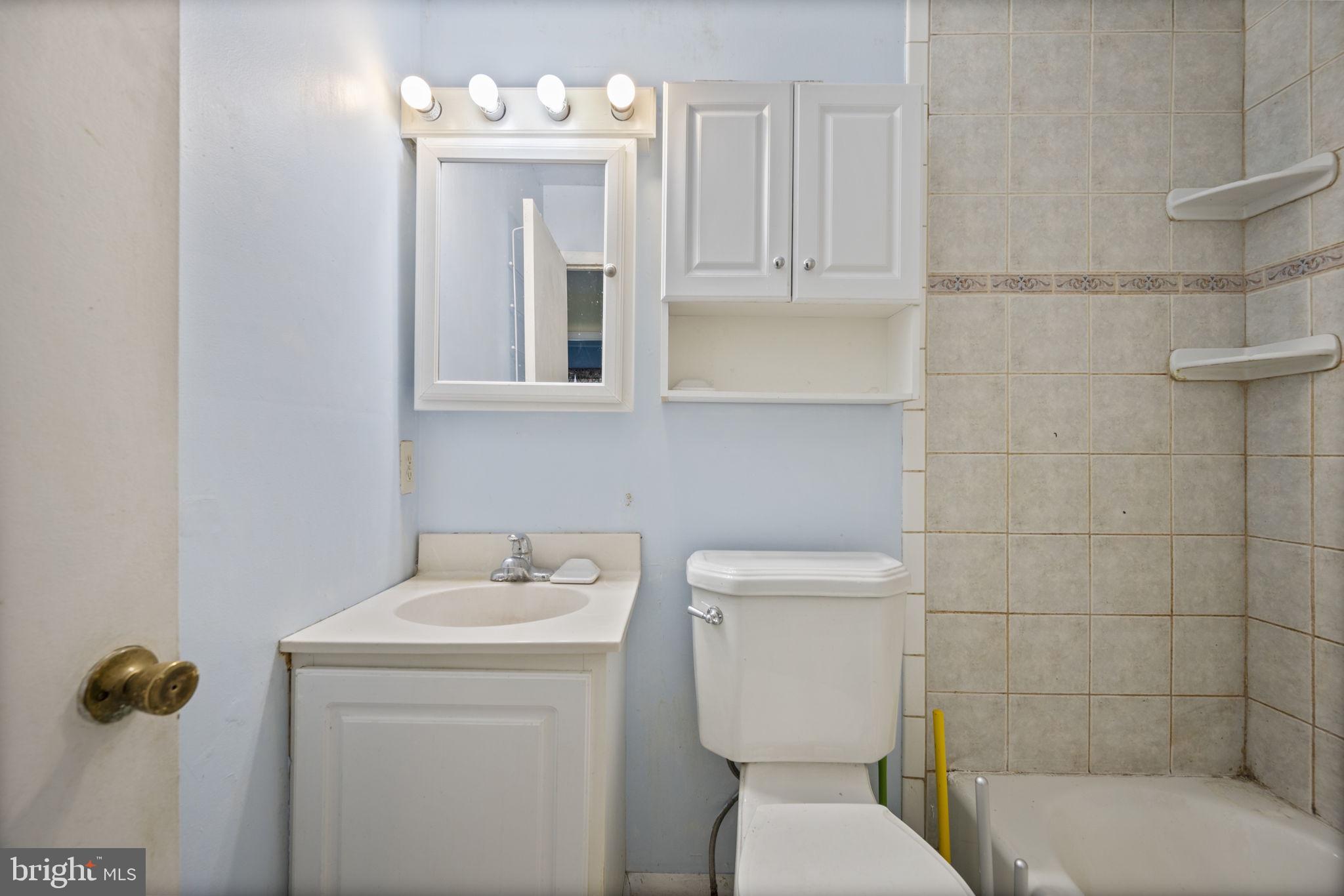 KINGS COURT - Residential