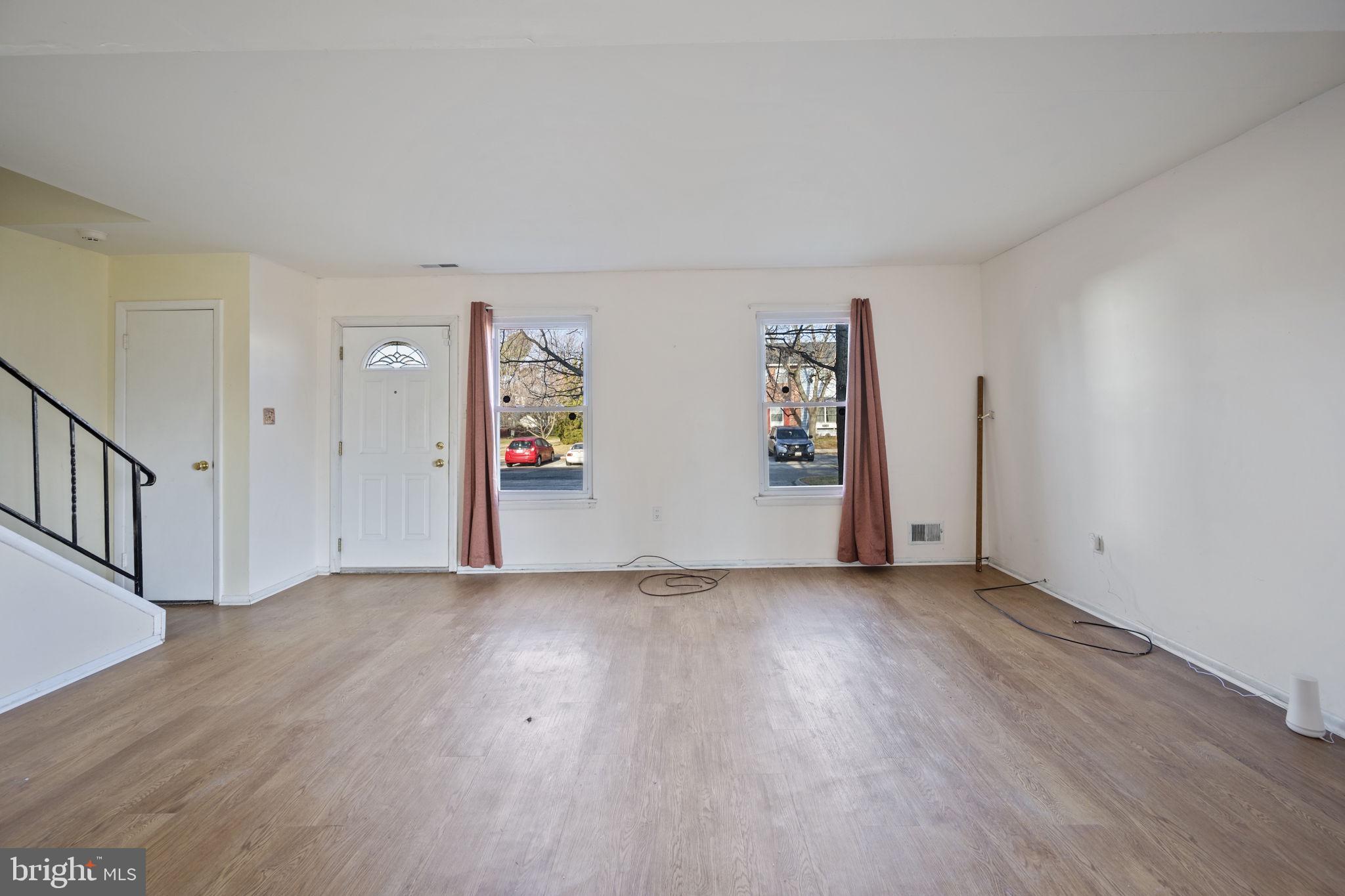 KINGS COURT - Residential