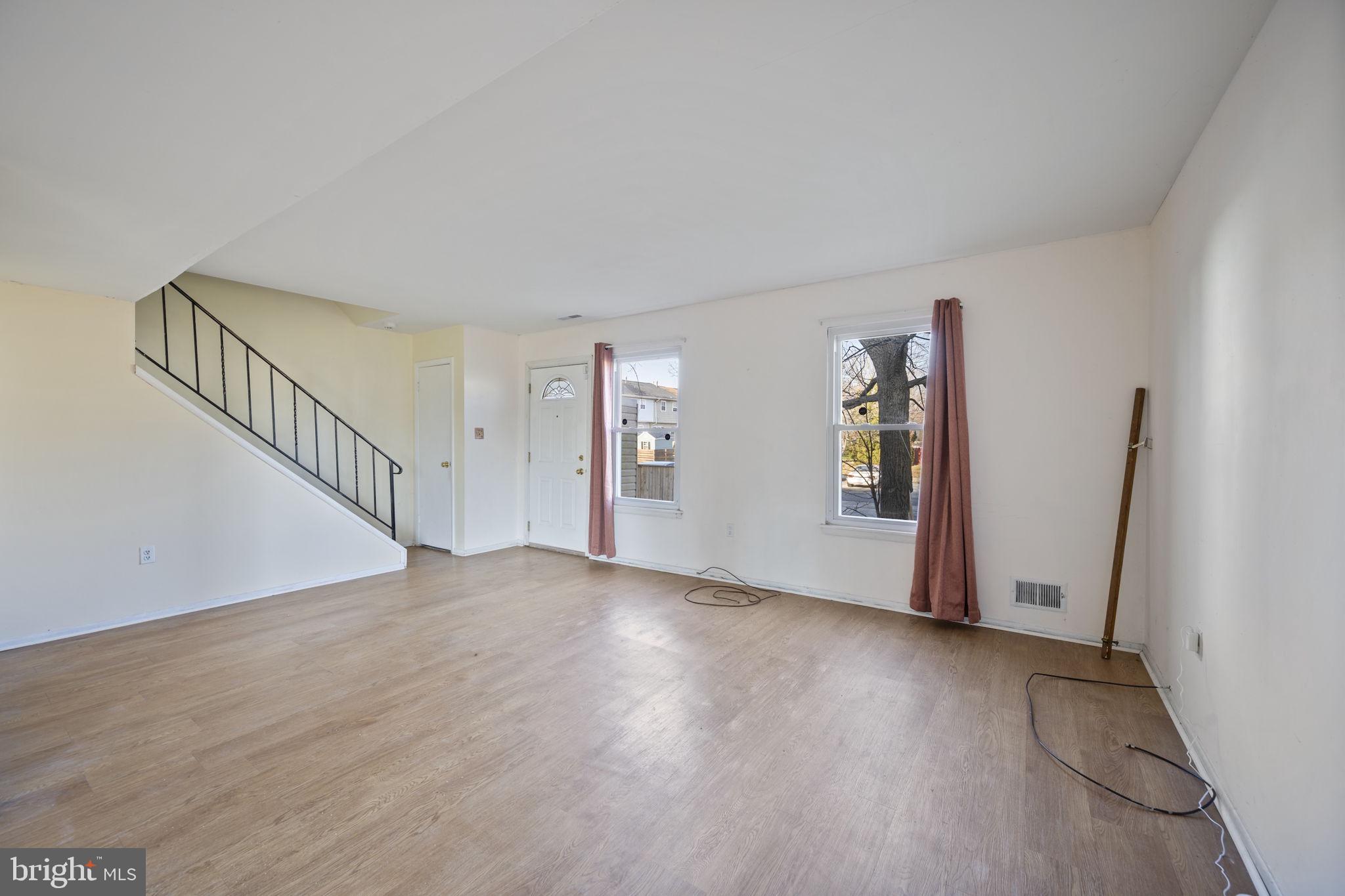 KINGS COURT - Residential