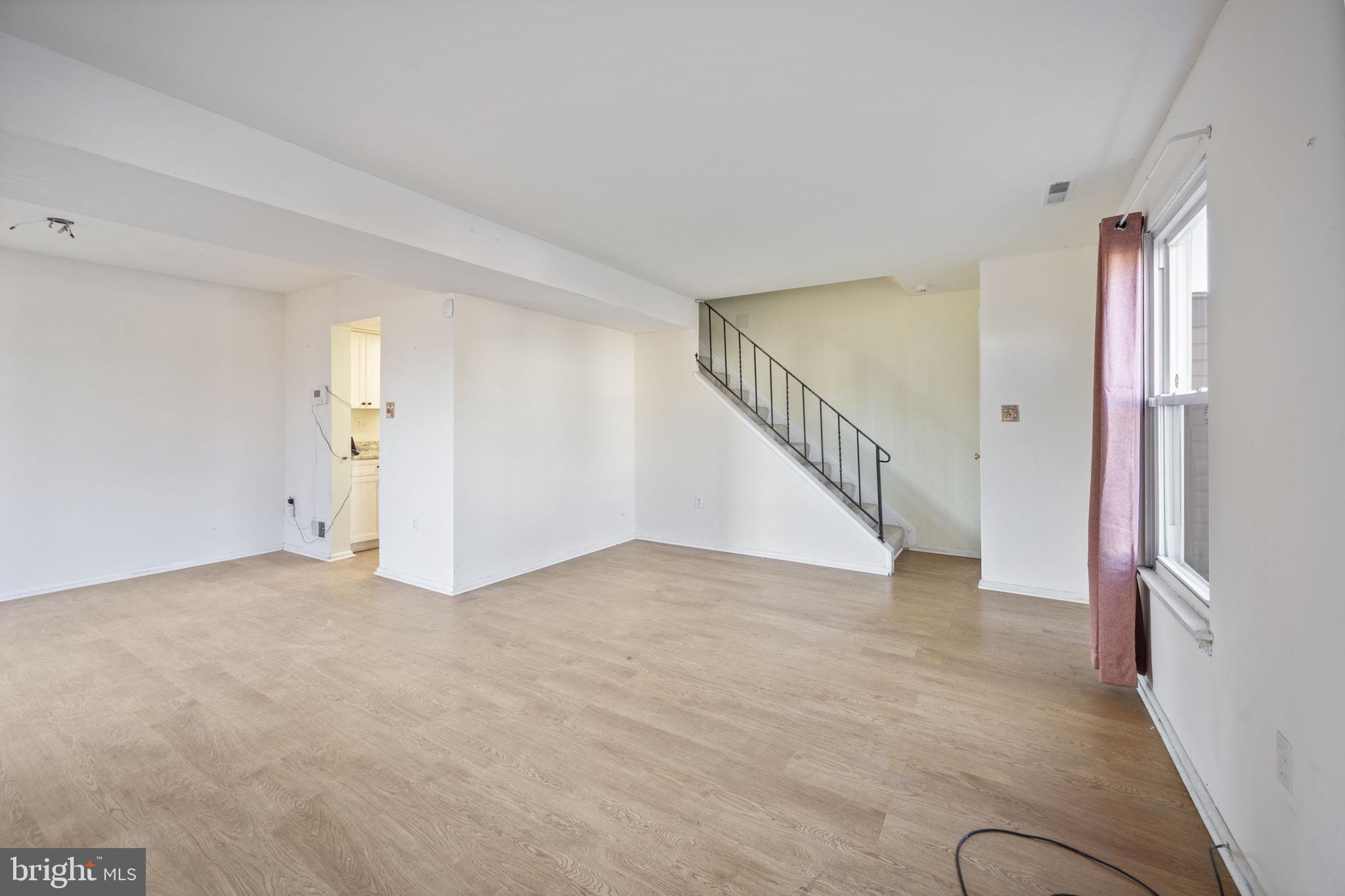 KINGS COURT - Residential