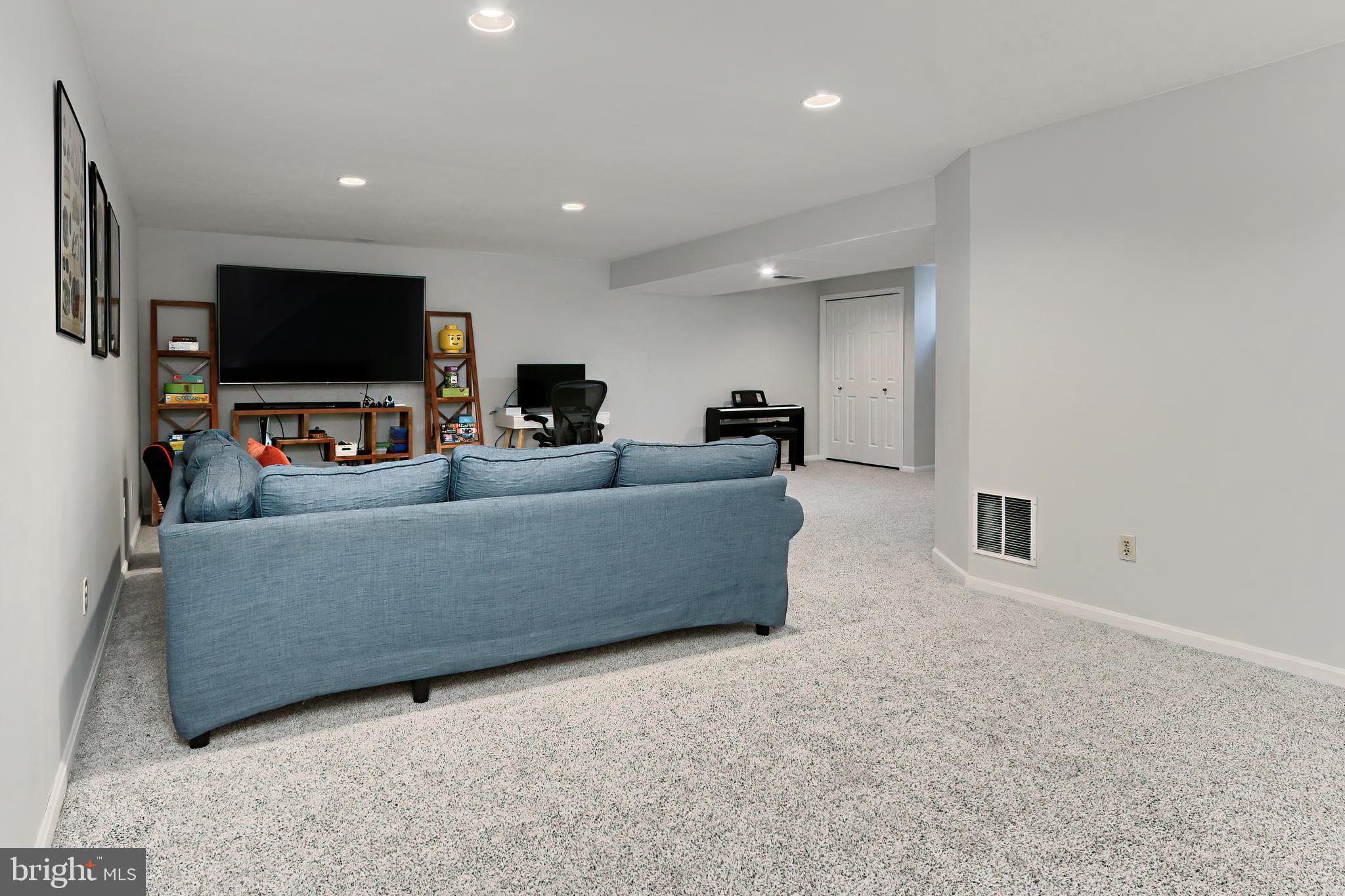 FAIRFAX STATION - Residential