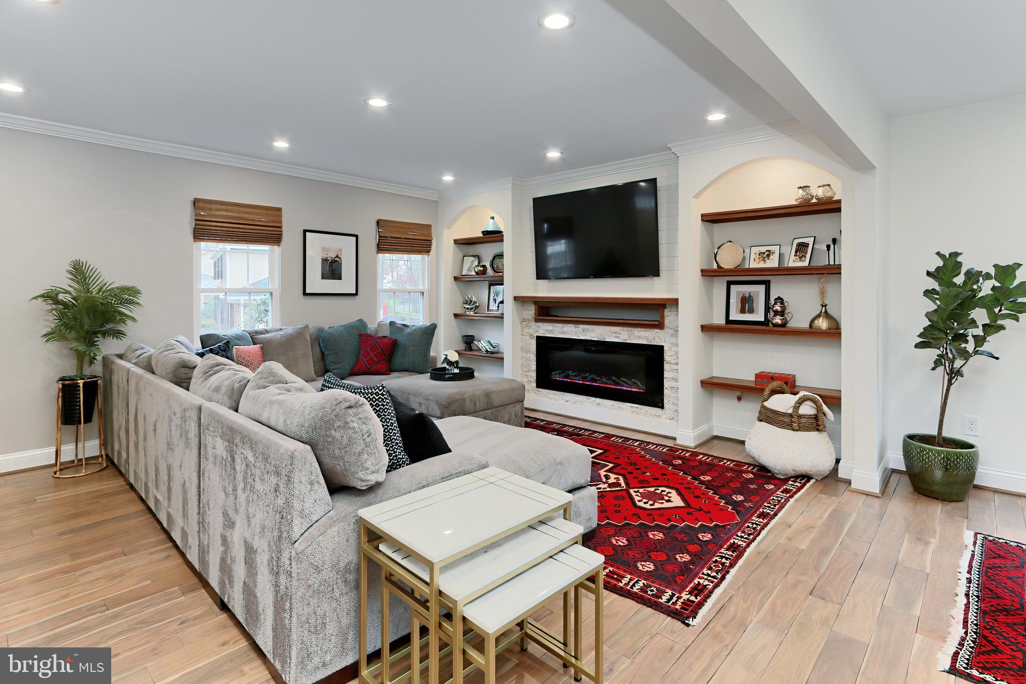 FAIRFAX STATION - Residential