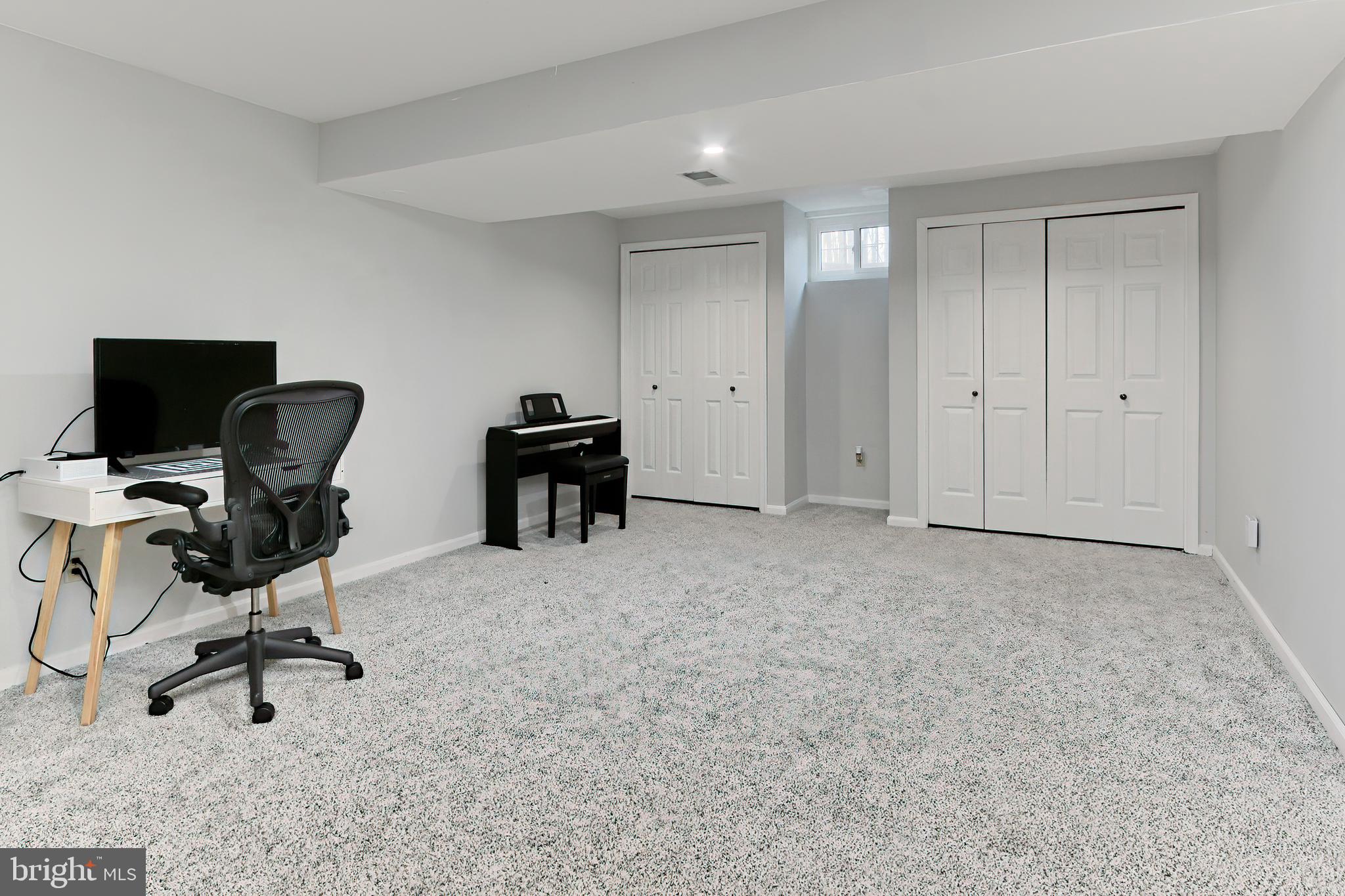 FAIRFAX STATION - Residential