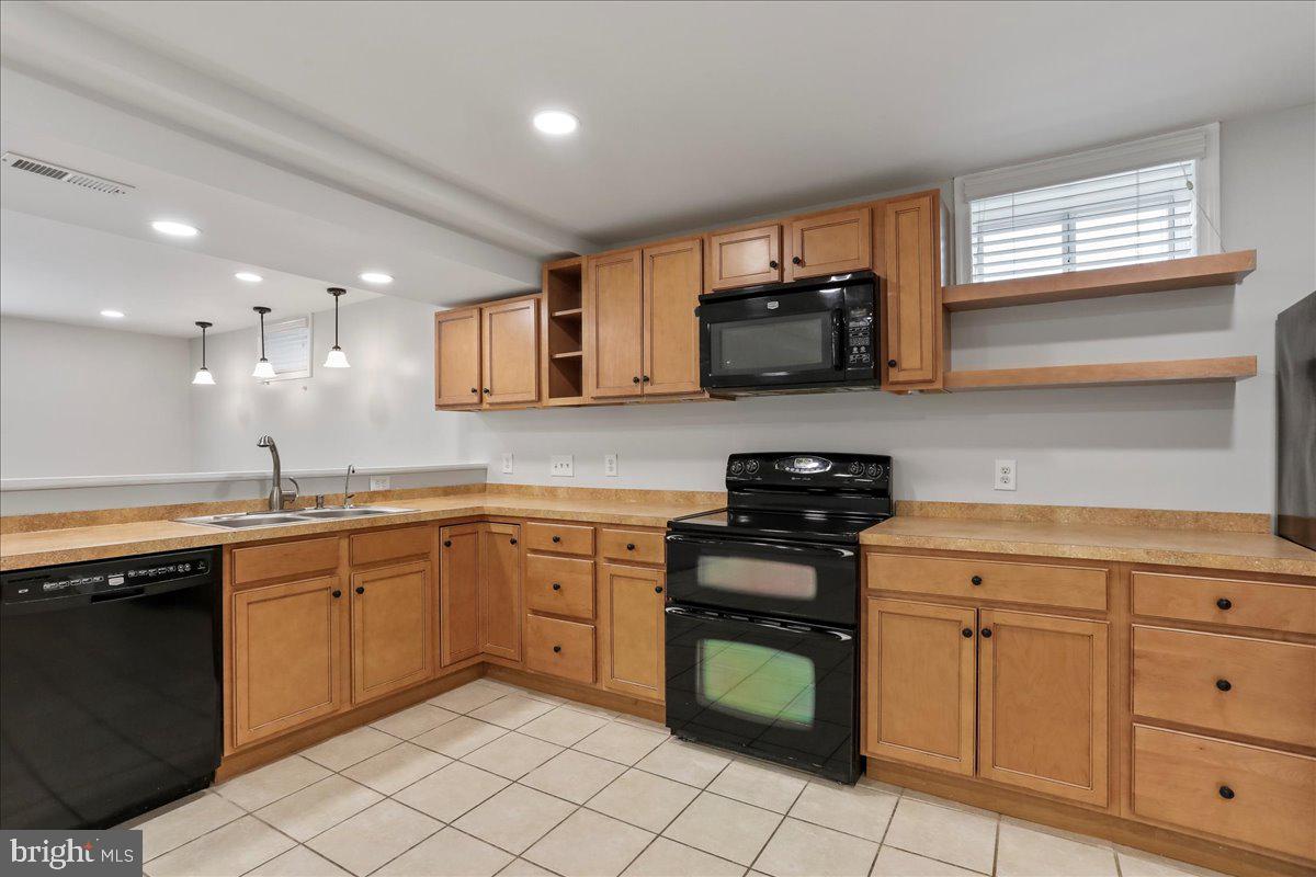 RIVERSIDE ON THE POTOMAC - Residential