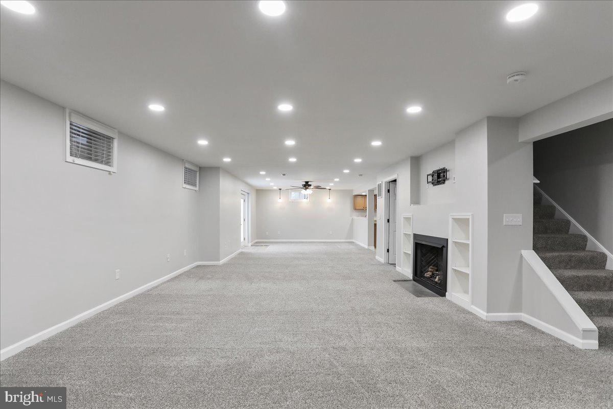 RIVERSIDE ON THE POTOMAC - Residential