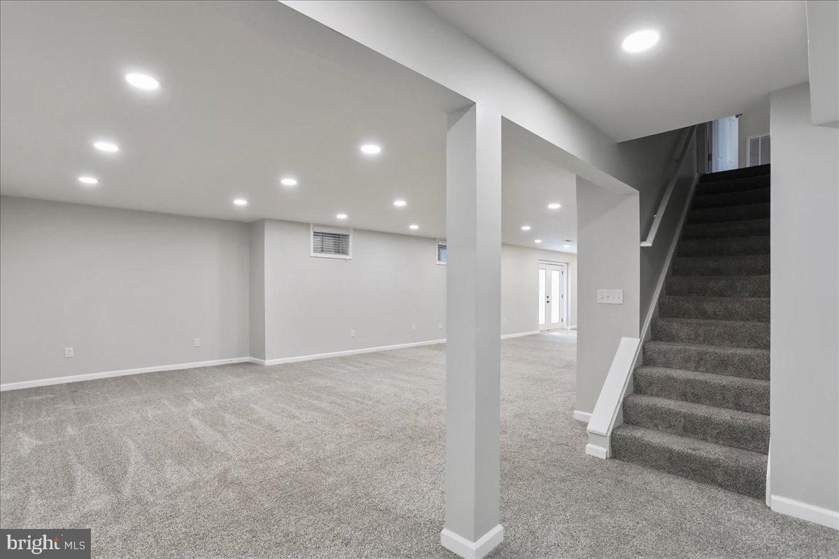 RIVERSIDE ON THE POTOMAC - Residential