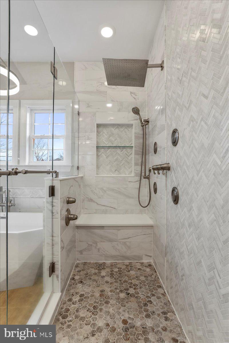 RIVERSIDE ON THE POTOMAC - Residential