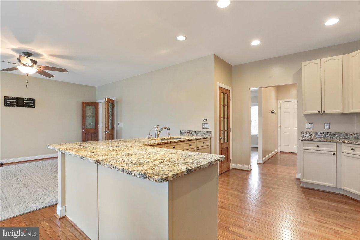 RIVERSIDE ON THE POTOMAC - Residential