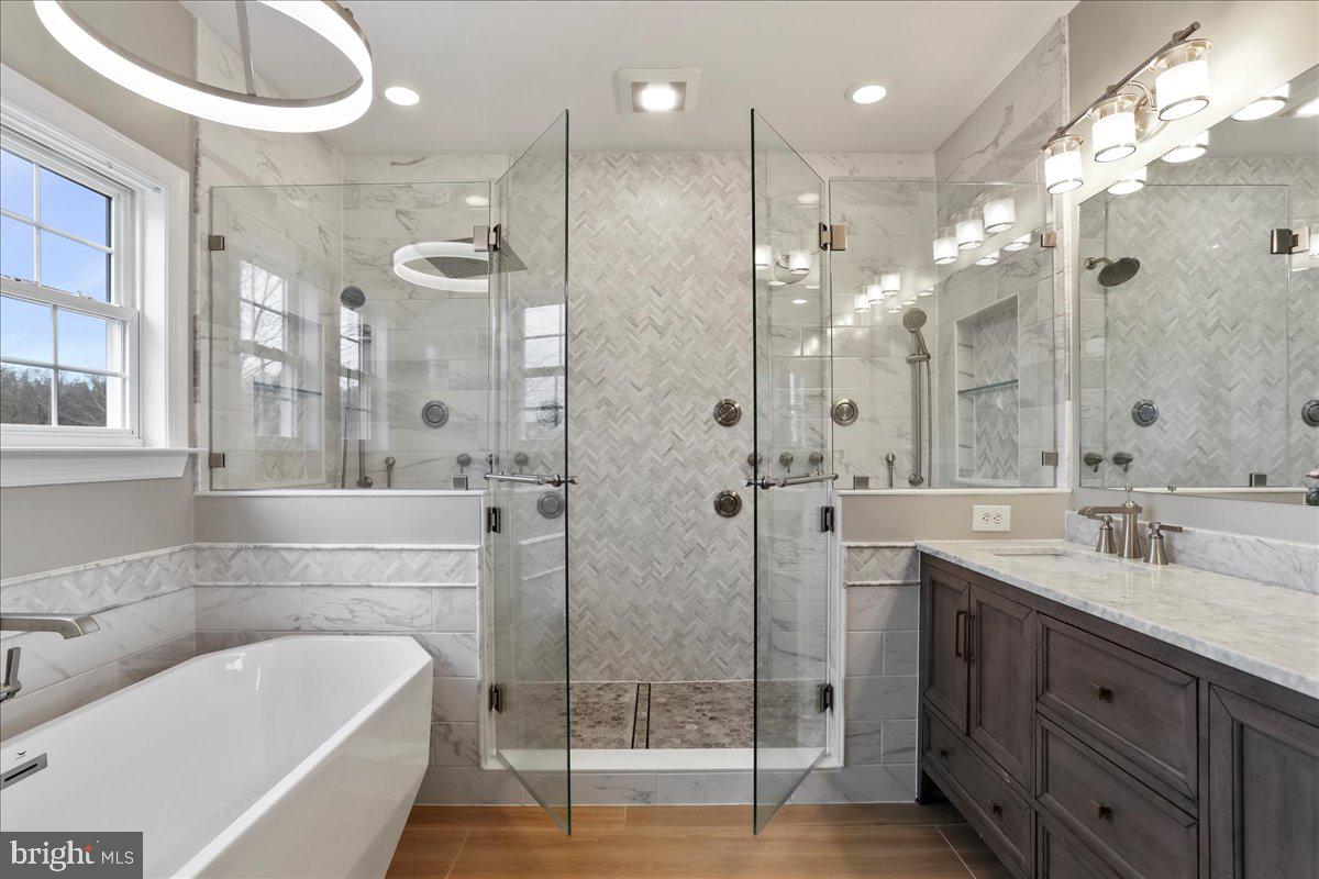 RIVERSIDE ON THE POTOMAC - Residential