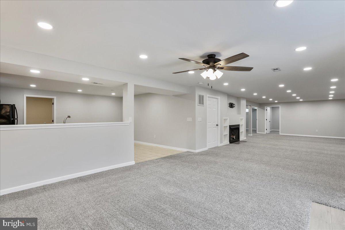 RIVERSIDE ON THE POTOMAC - Residential