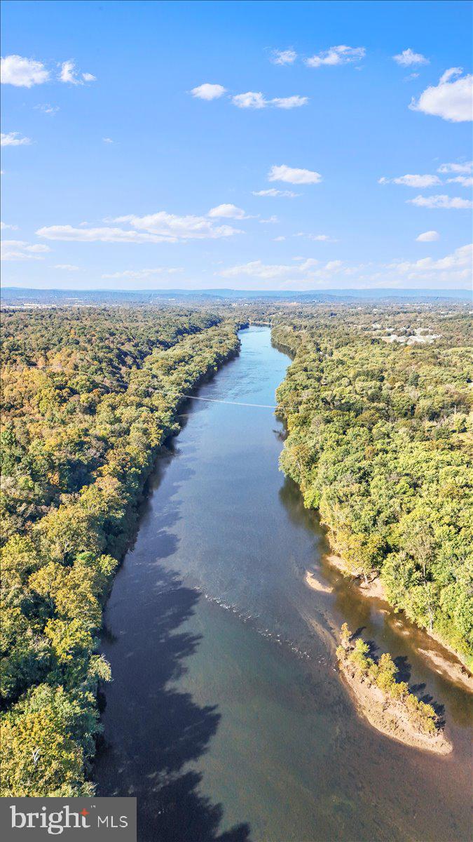 RIVERSIDE ON THE POTOMAC - Residential
