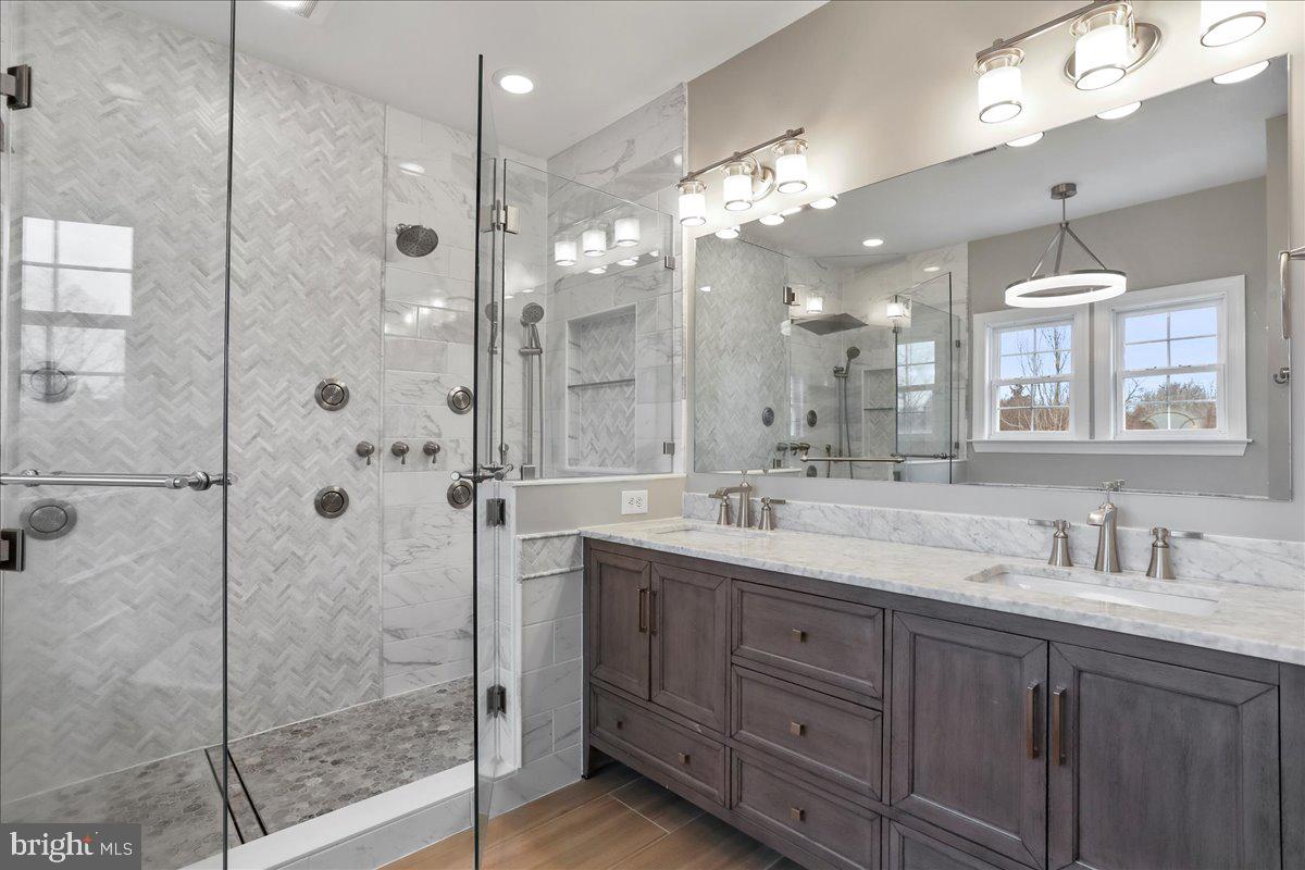 RIVERSIDE ON THE POTOMAC - Residential