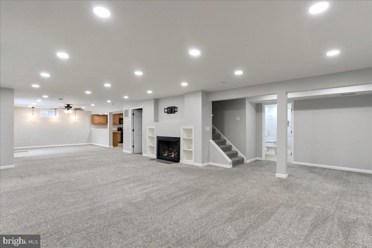 RIVERSIDE ON THE POTOMAC - Residential