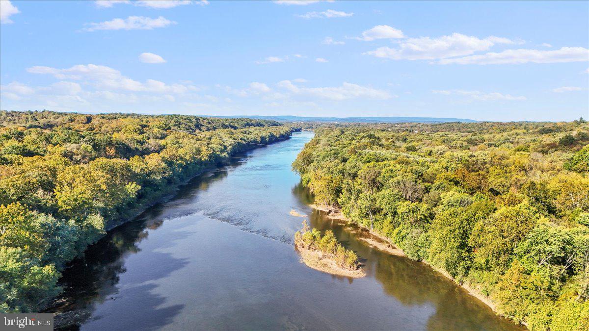 RIVERSIDE ON THE POTOMAC - Residential
