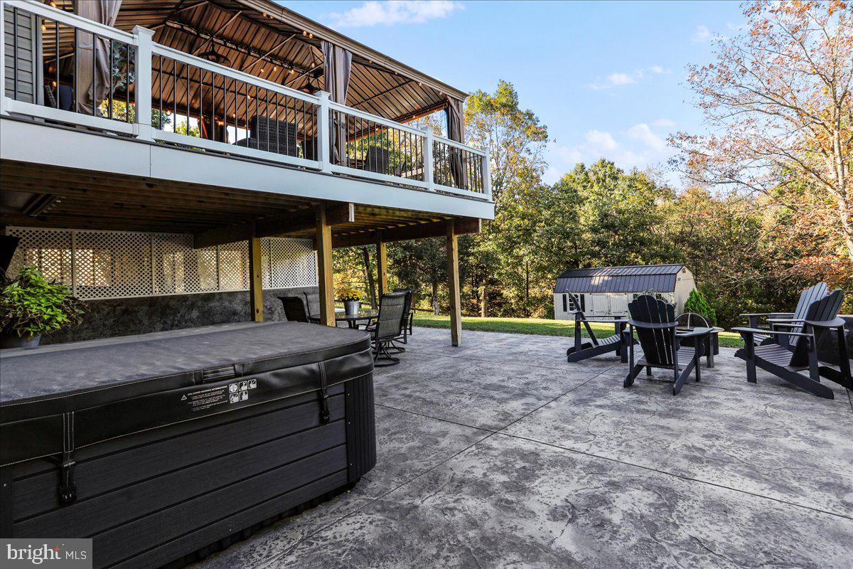 RIVERSIDE ON THE POTOMAC - Residential