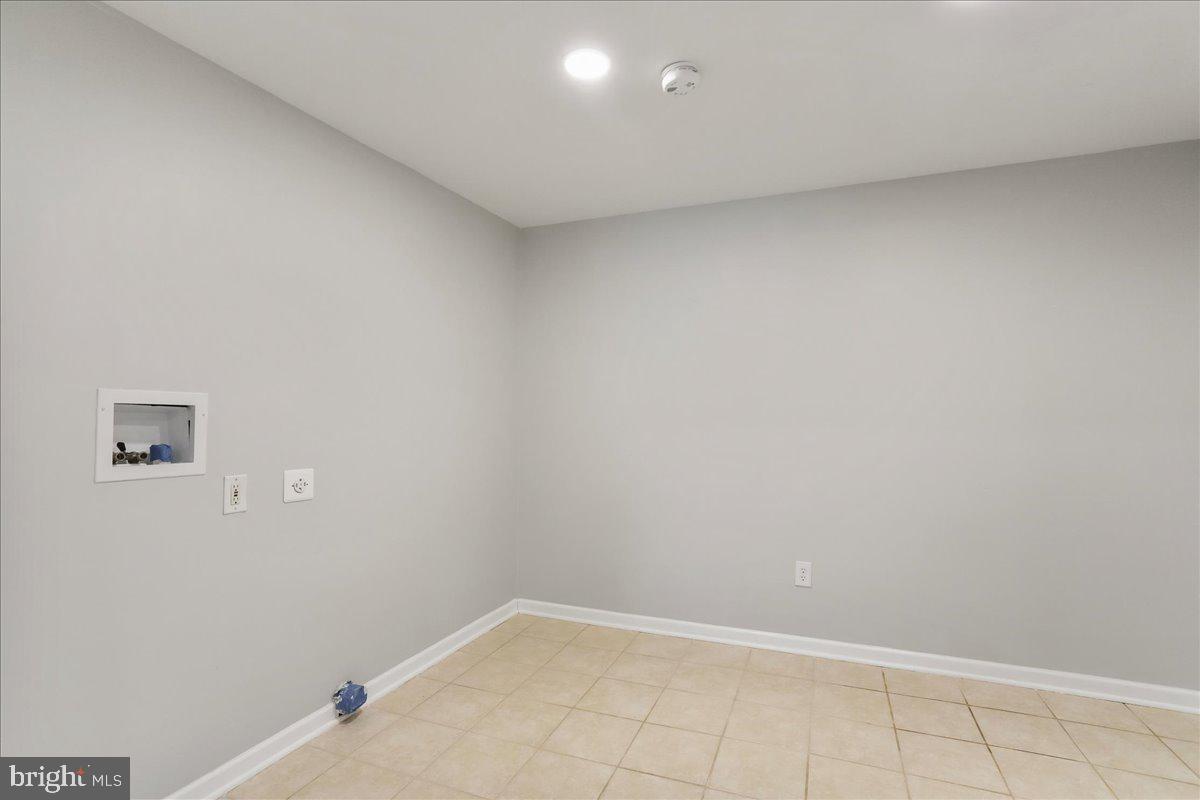 RIVERSIDE ON THE POTOMAC - Residential