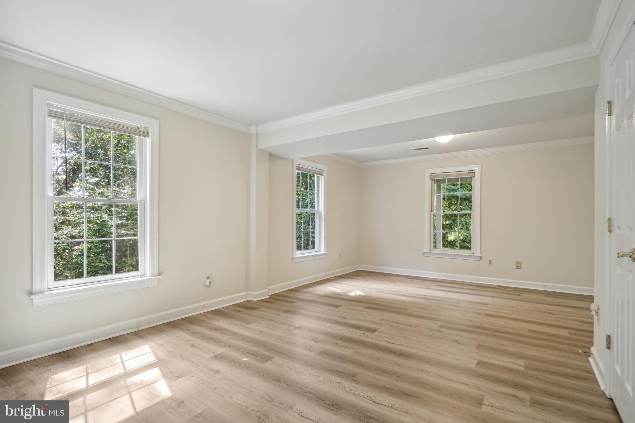 ASHLAWN HILL - Residential