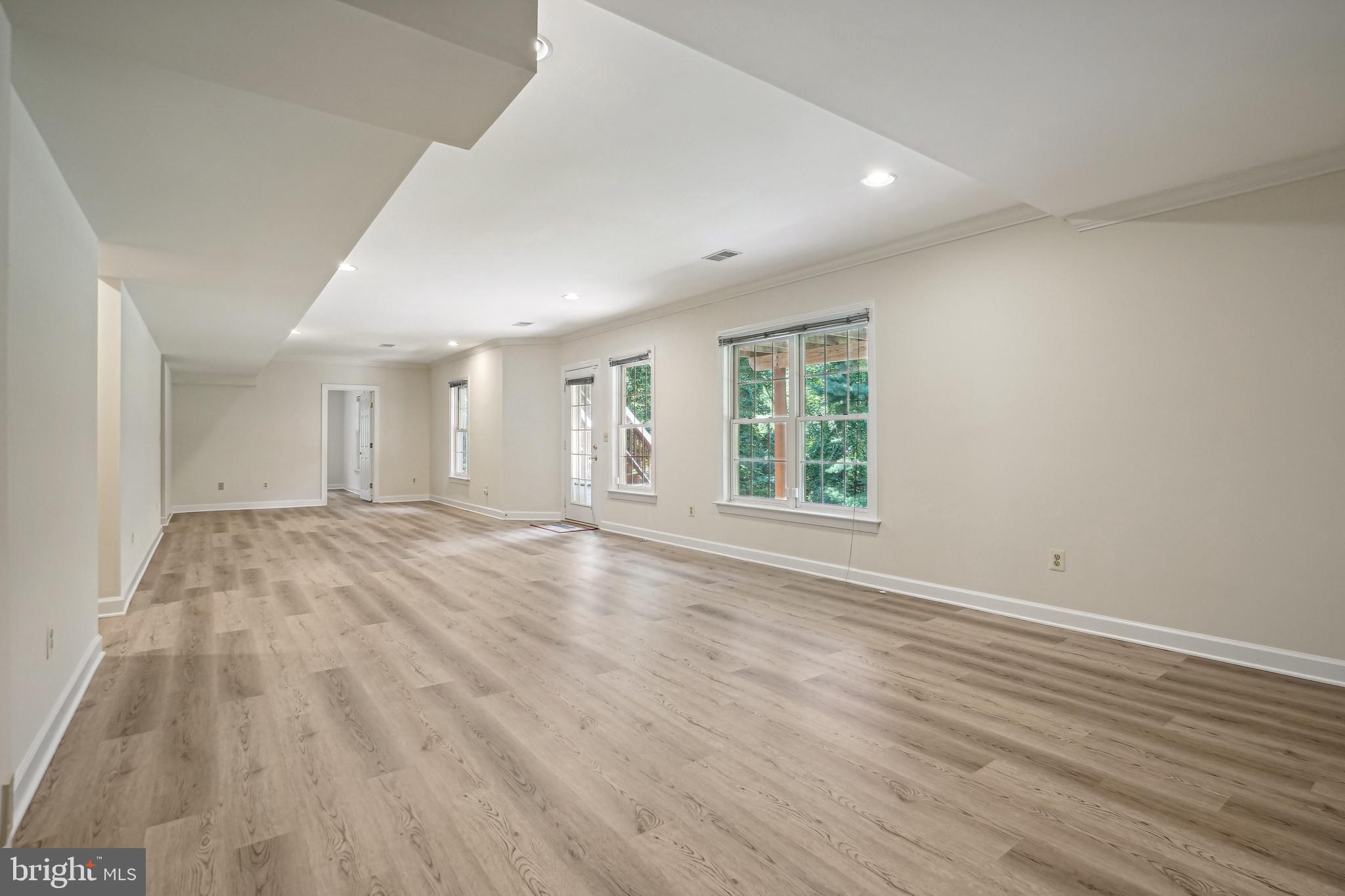 ASHLAWN HILL - Residential