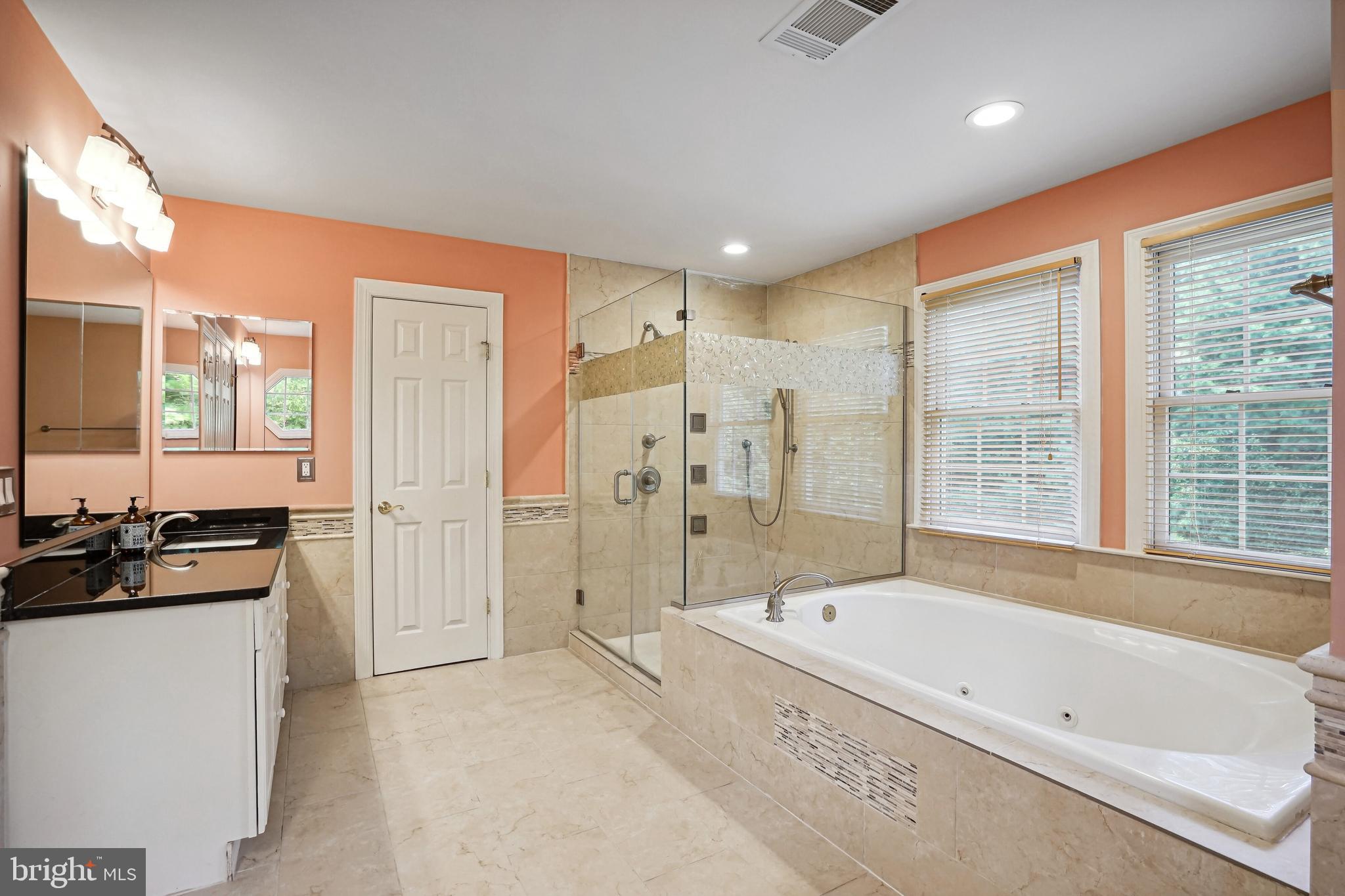 ASHLAWN HILL - Residential