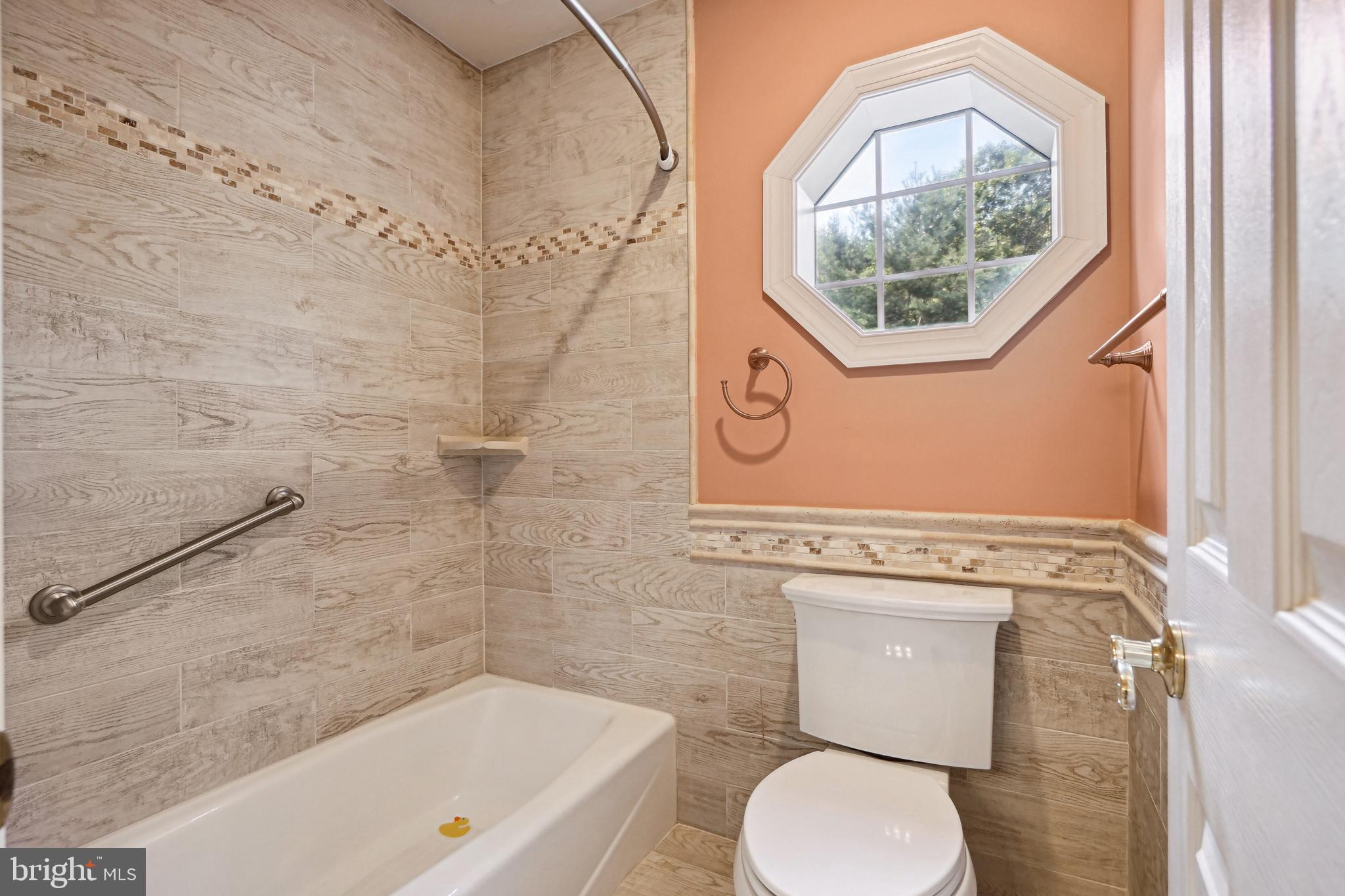 ASHLAWN HILL - Residential