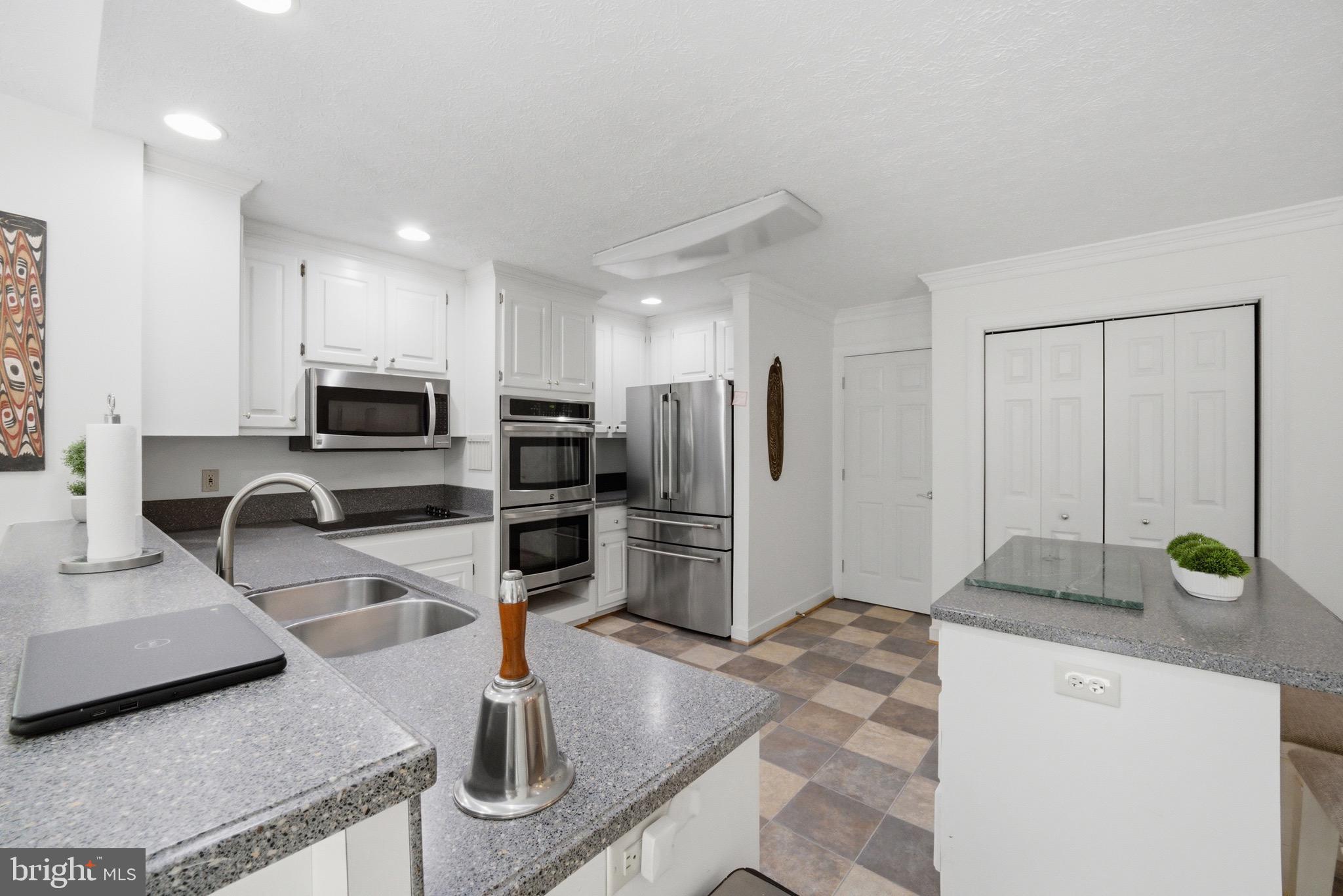 HANOVER GROVE - Residential