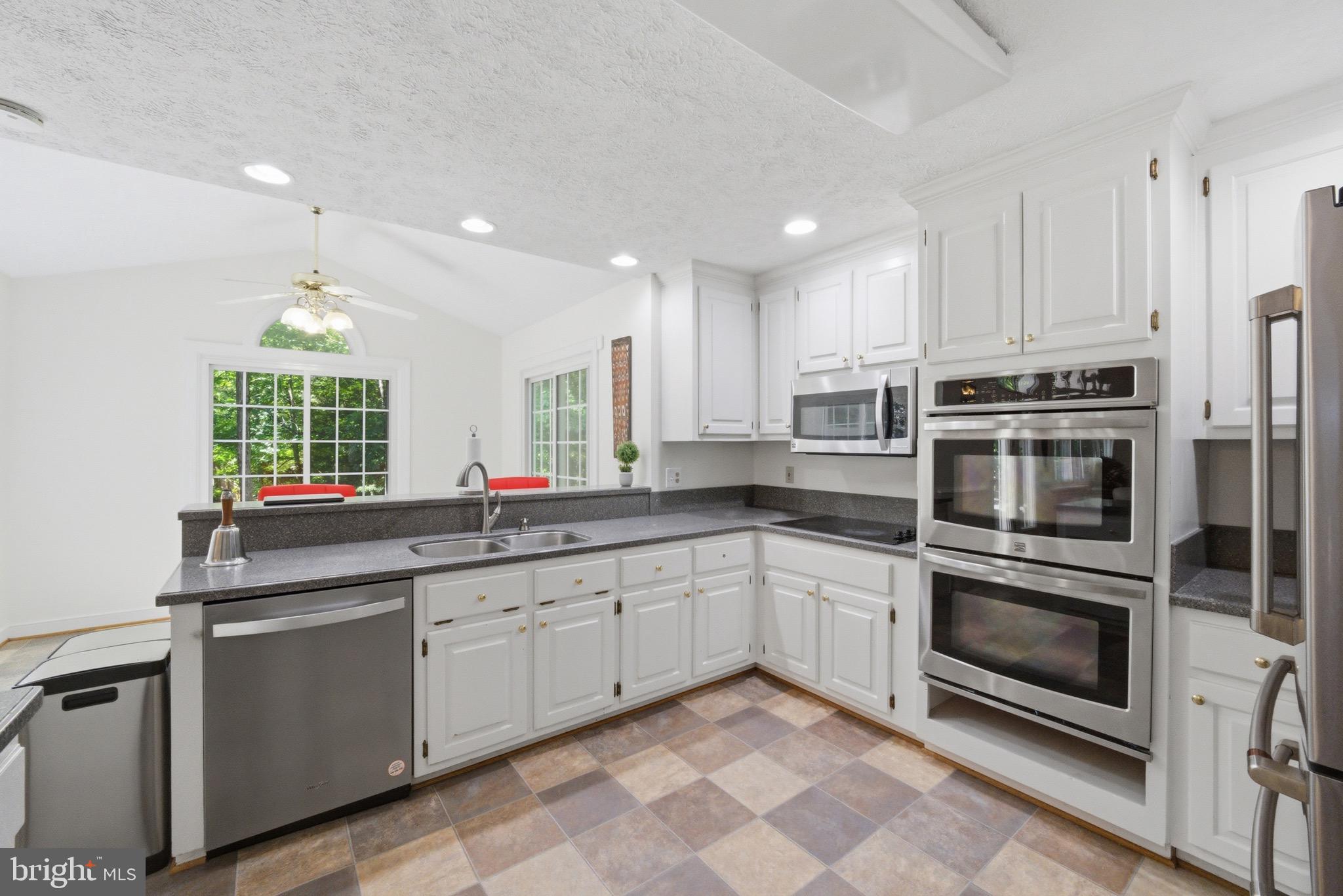 HANOVER GROVE - Residential
