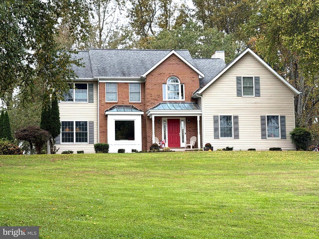 Photo of 6400 Cotswold Way, BROAD RUN, VA 20137 (MLS # VAFQ2024318)