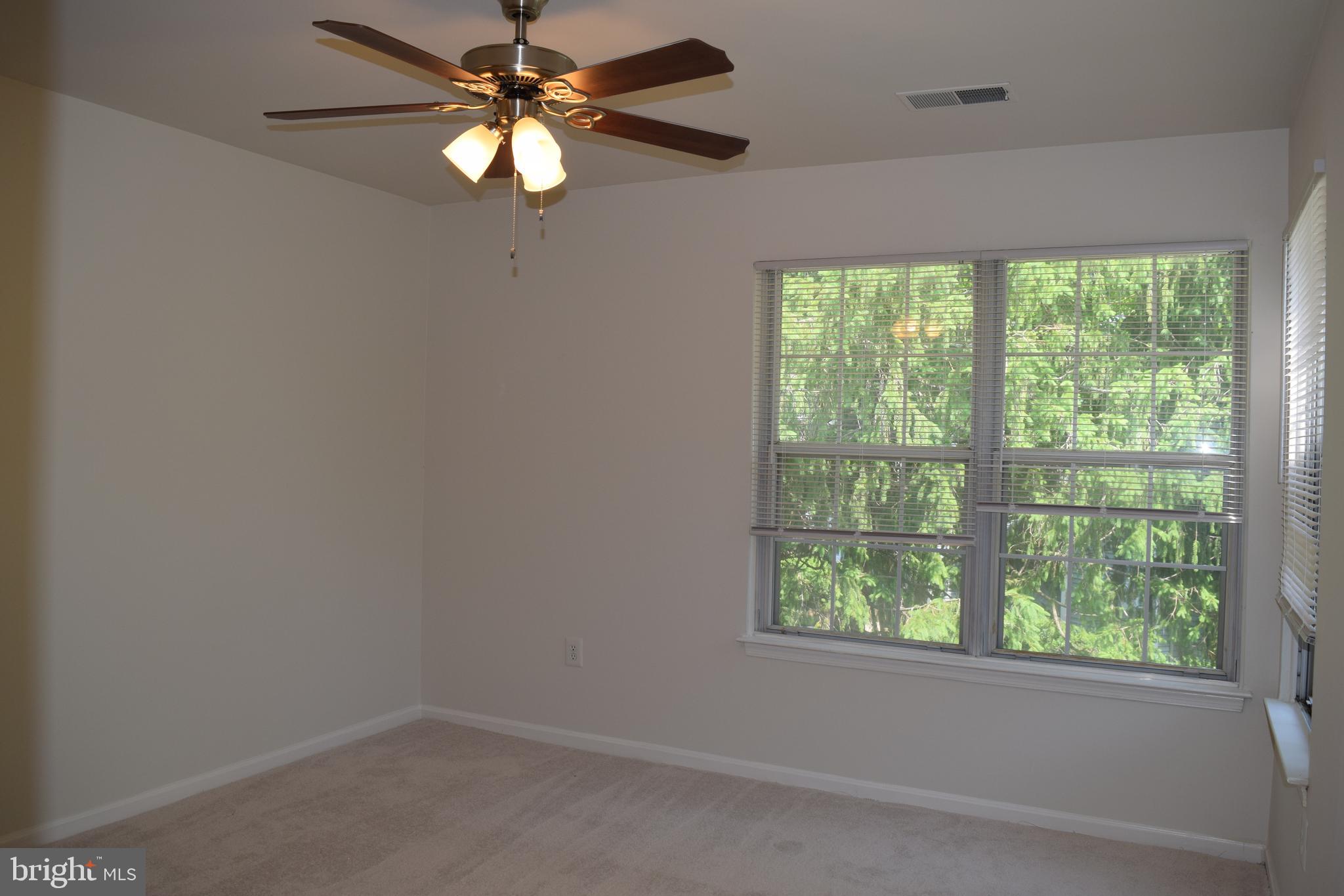 CLUSTERS AT WOODLAWN - Residential Lease